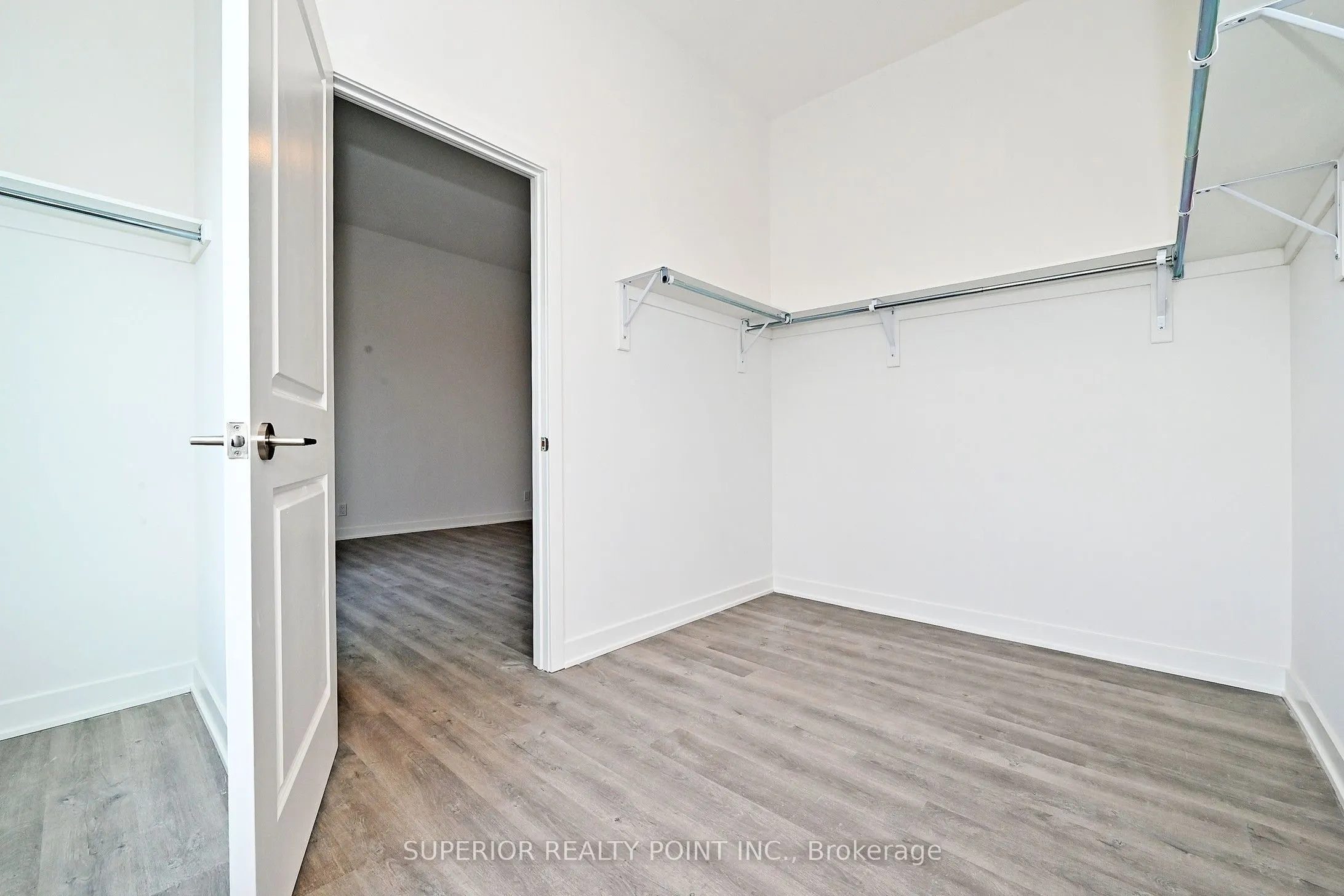 50 Upper Mall Way, #PH05