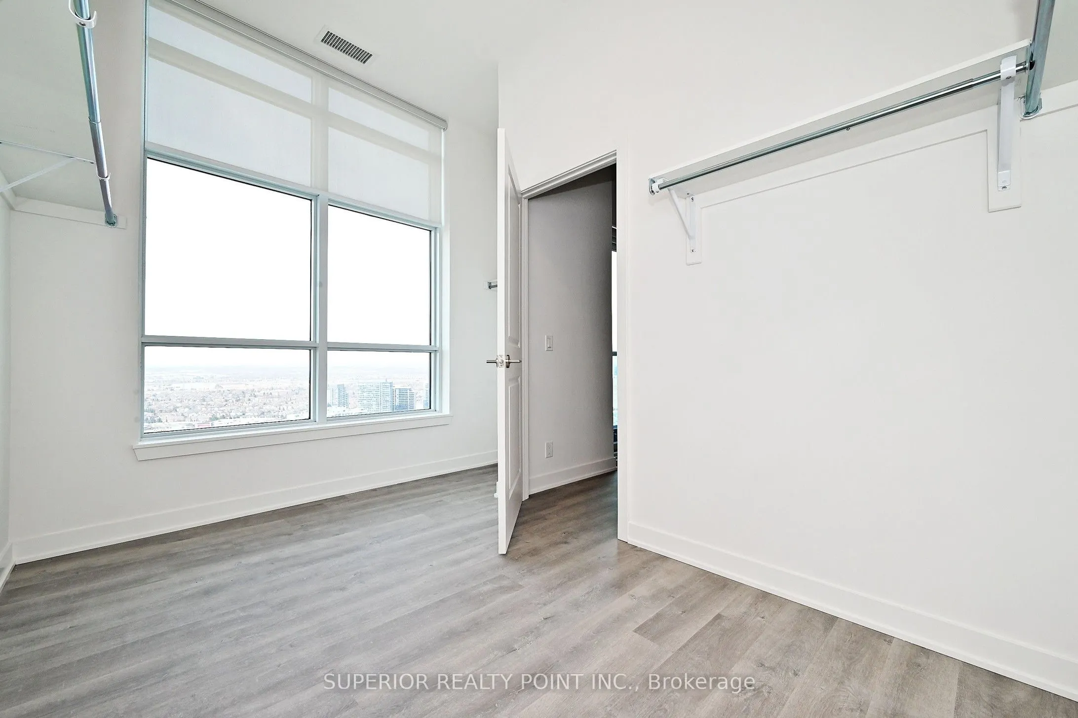 50 Upper Mall Way, #PH05