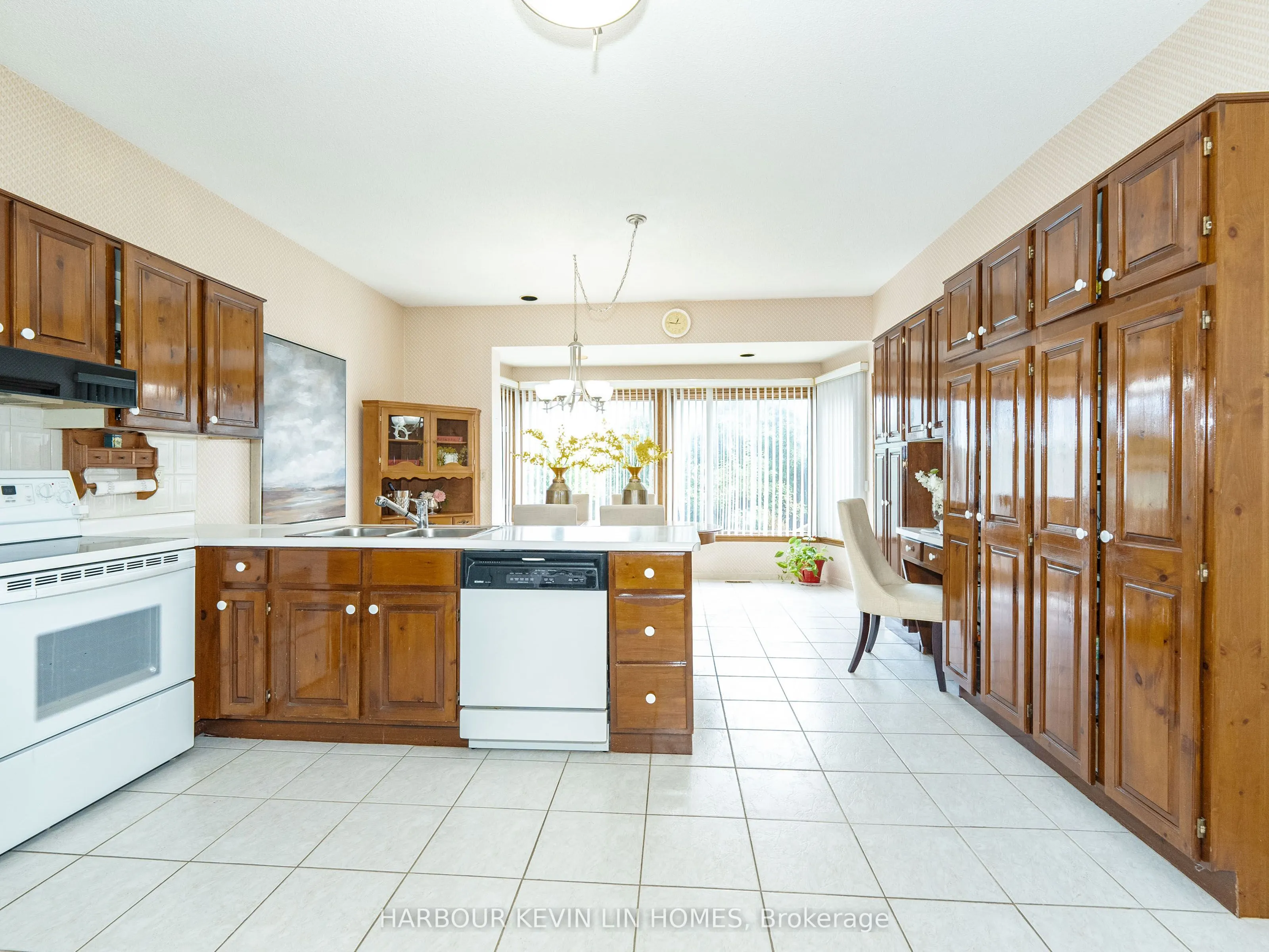 101 Leyburn Avenue