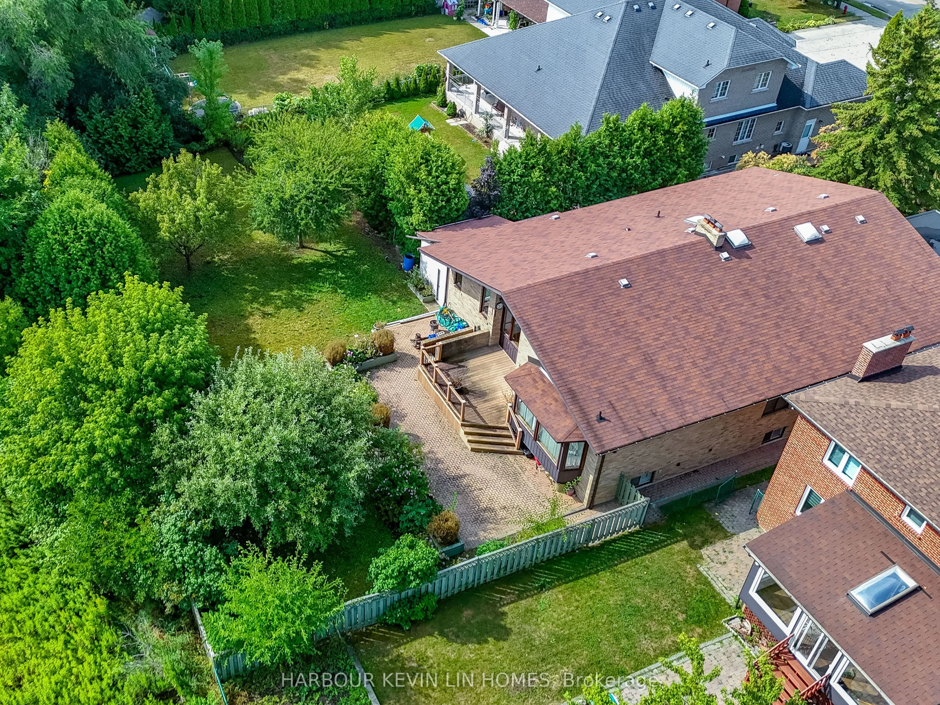 101 Leyburn Avenue