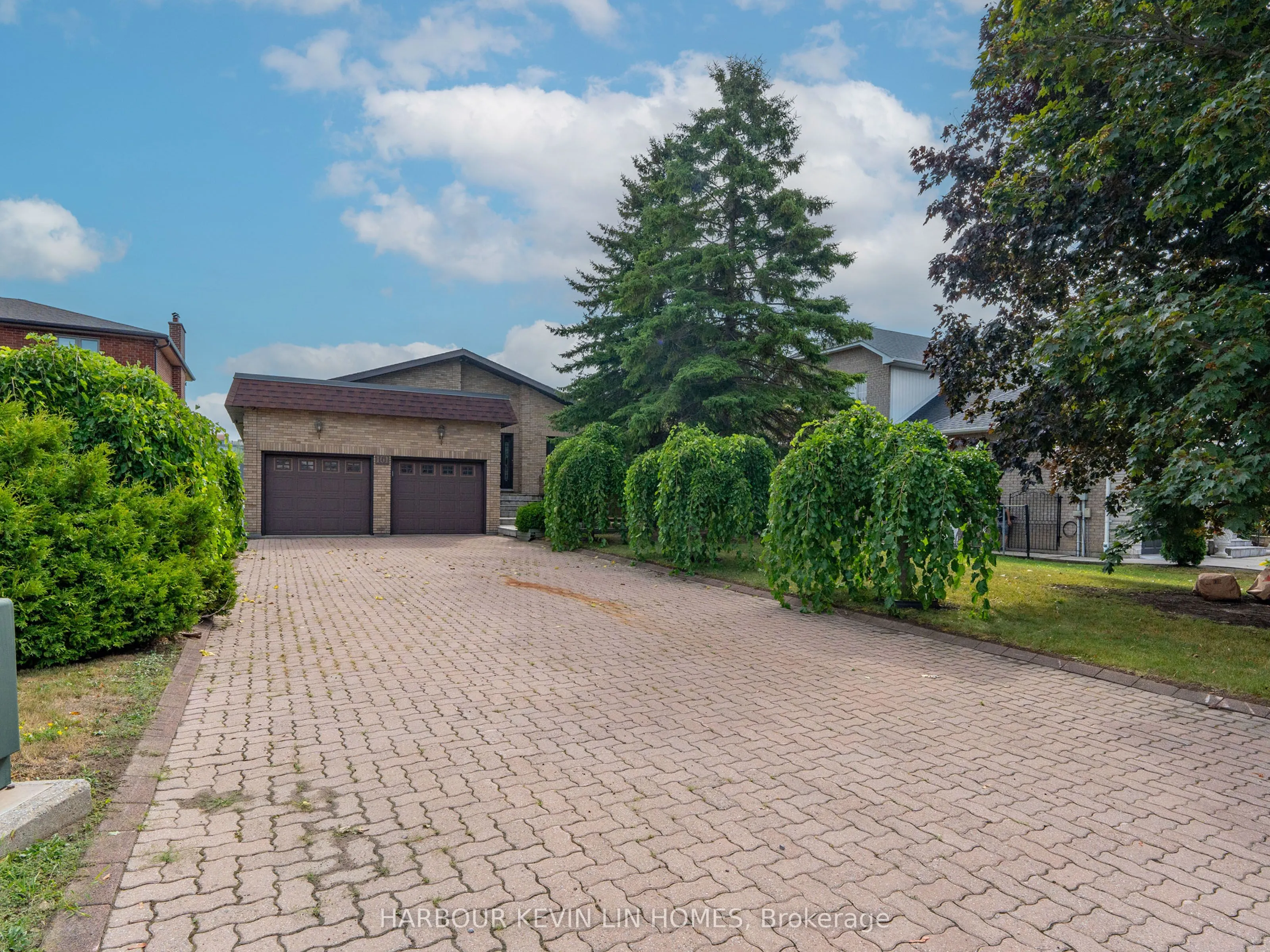 101 Leyburn Avenue