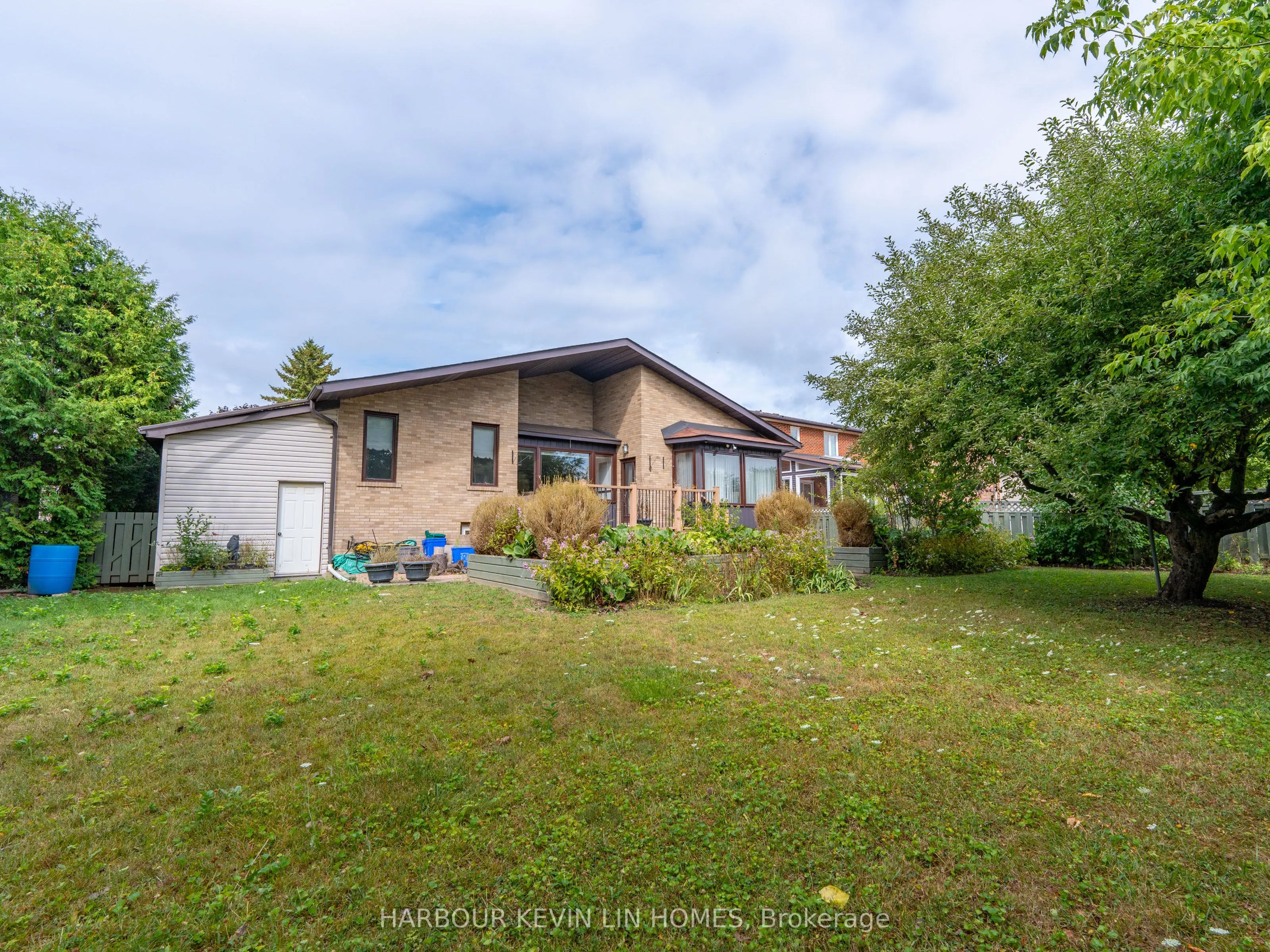 101 Leyburn Avenue