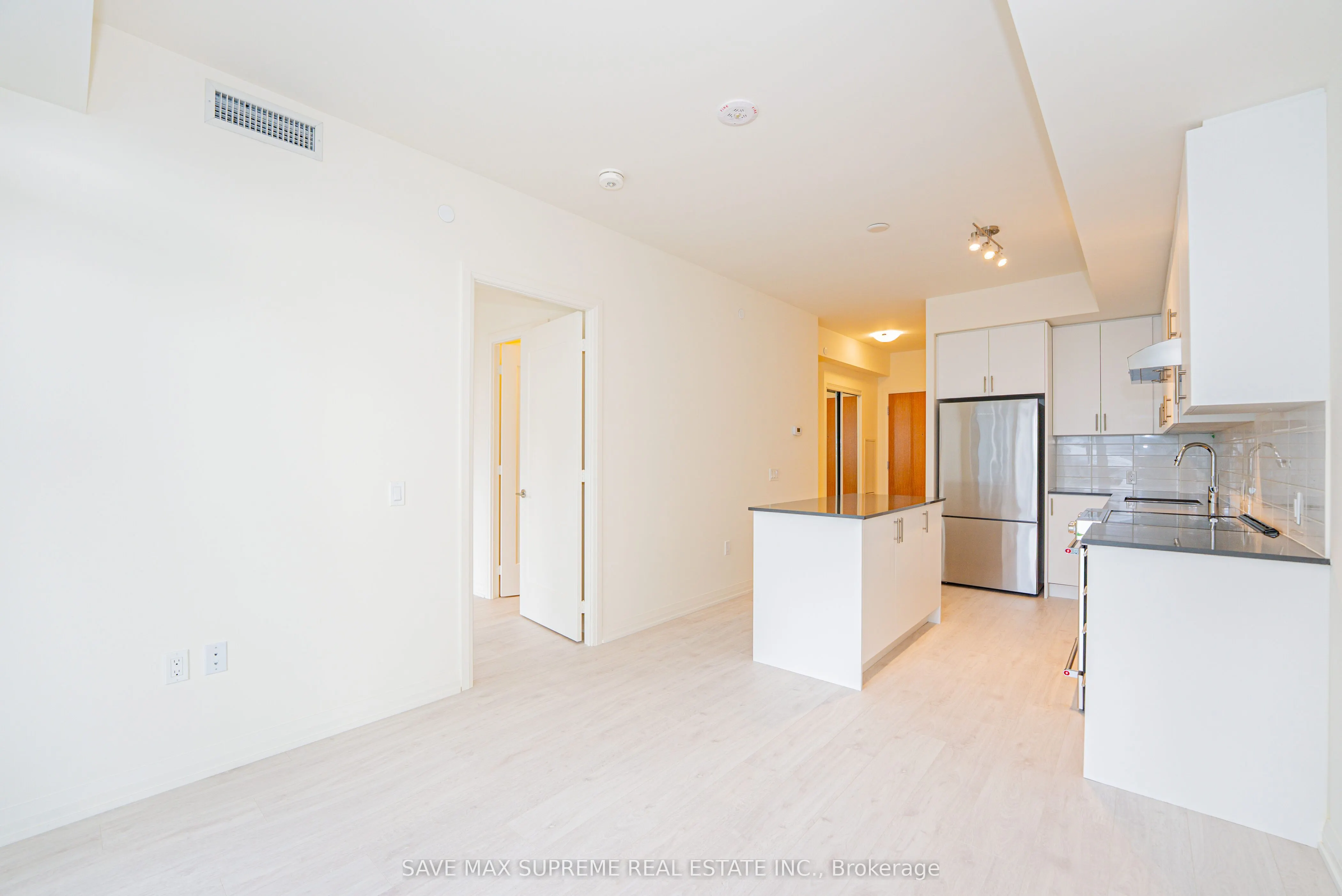 8960 Jane Street, #1716