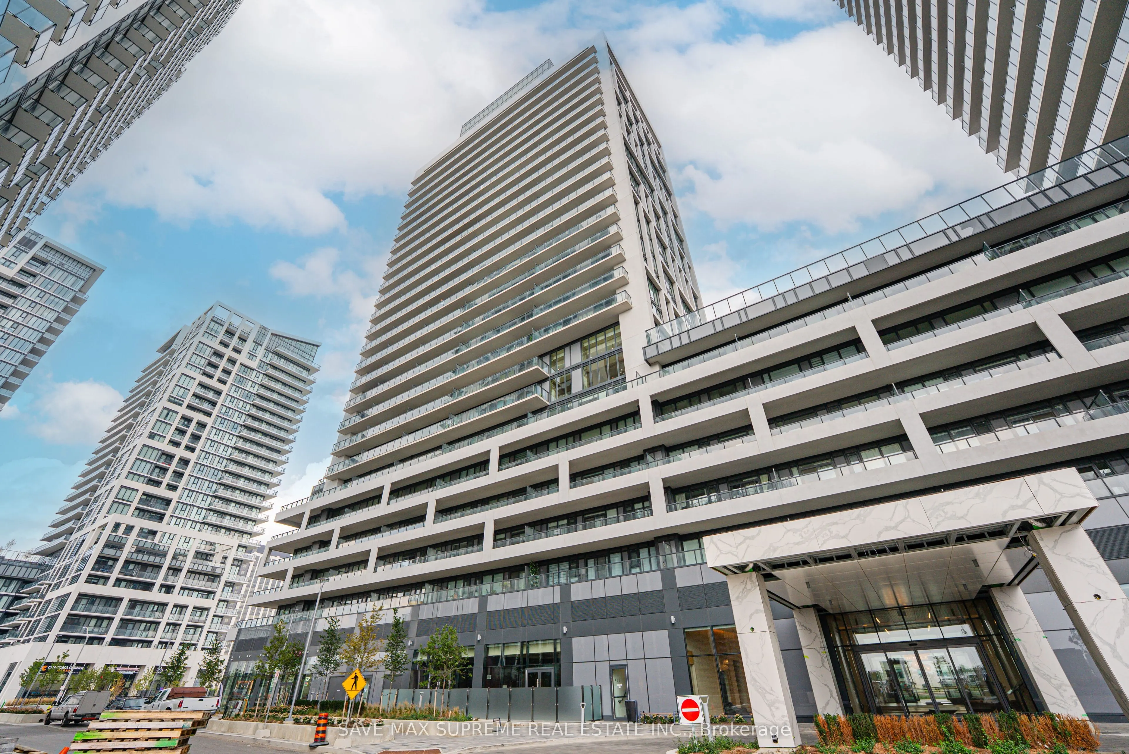 8960 Jane Street, #1716