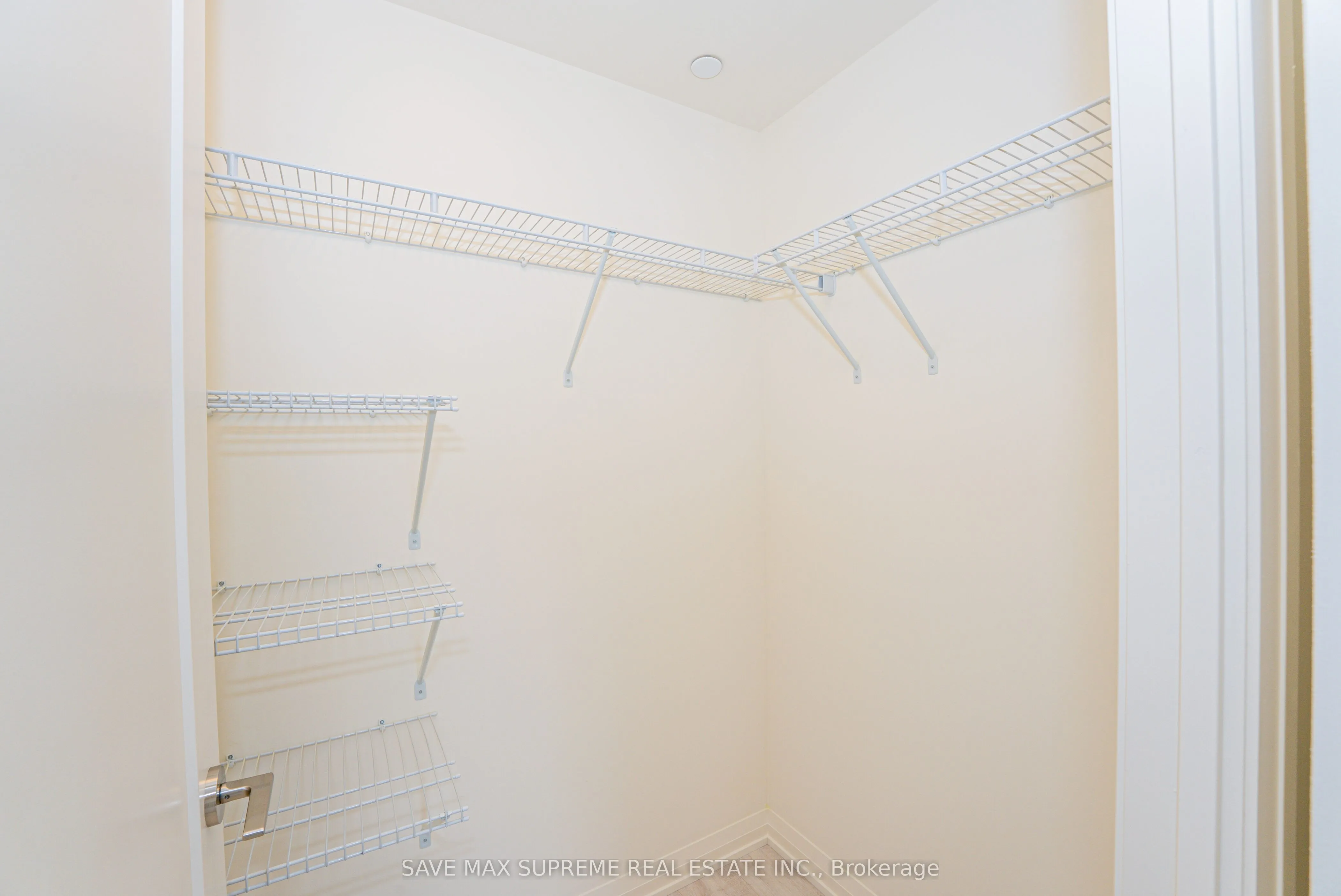 8960 Jane Street, #1716