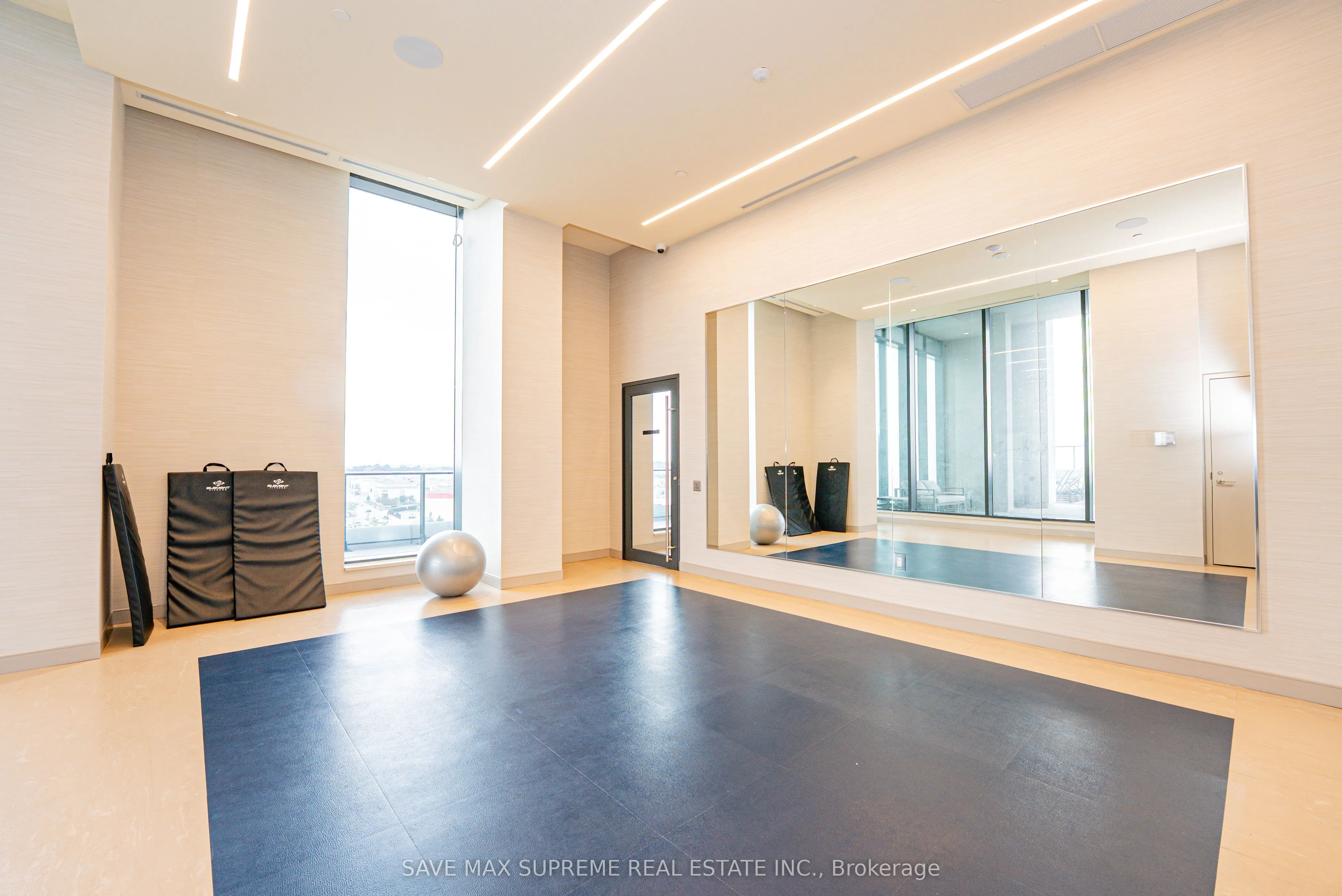 8960 Jane Street, #1716