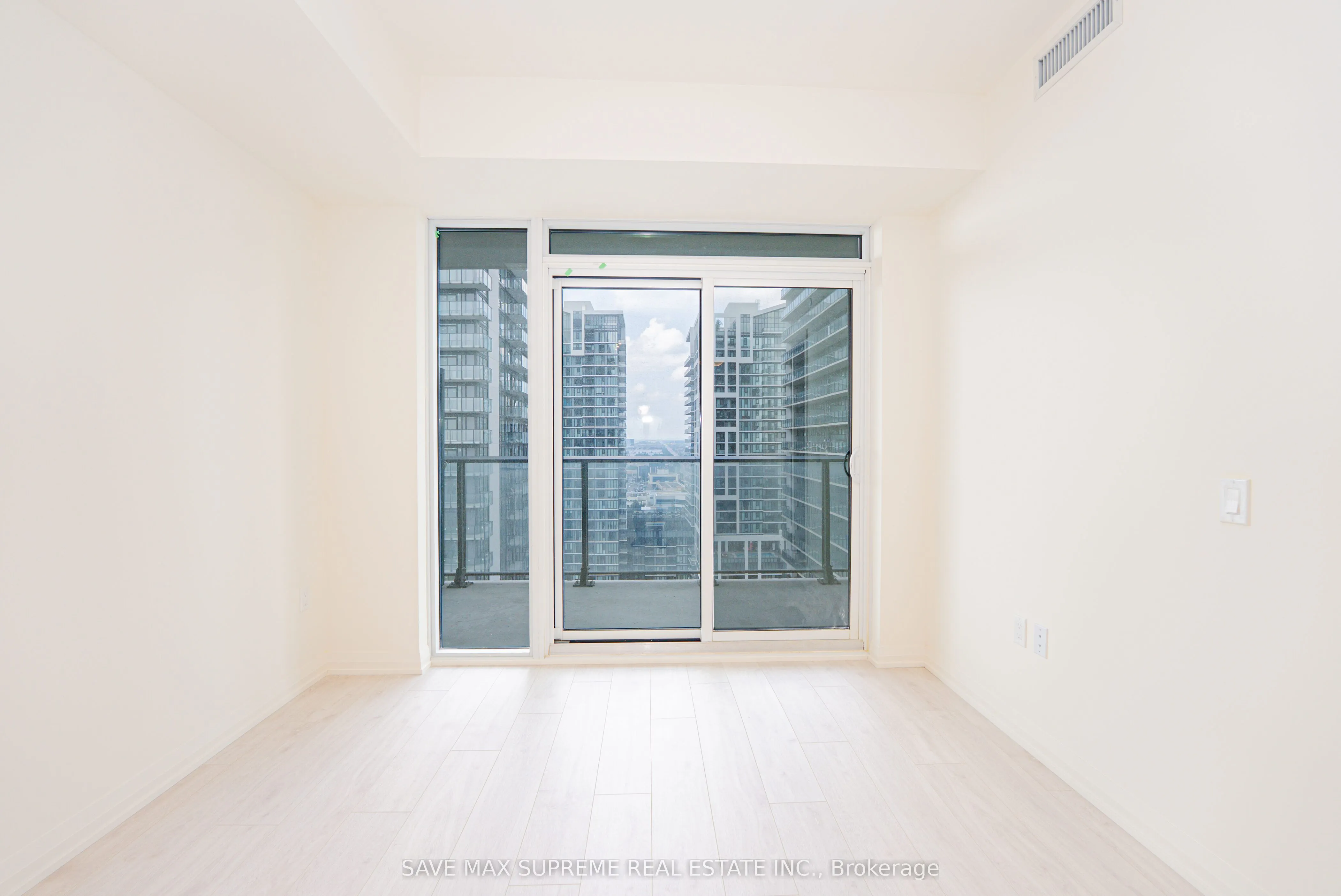 8960 Jane Street, #1716