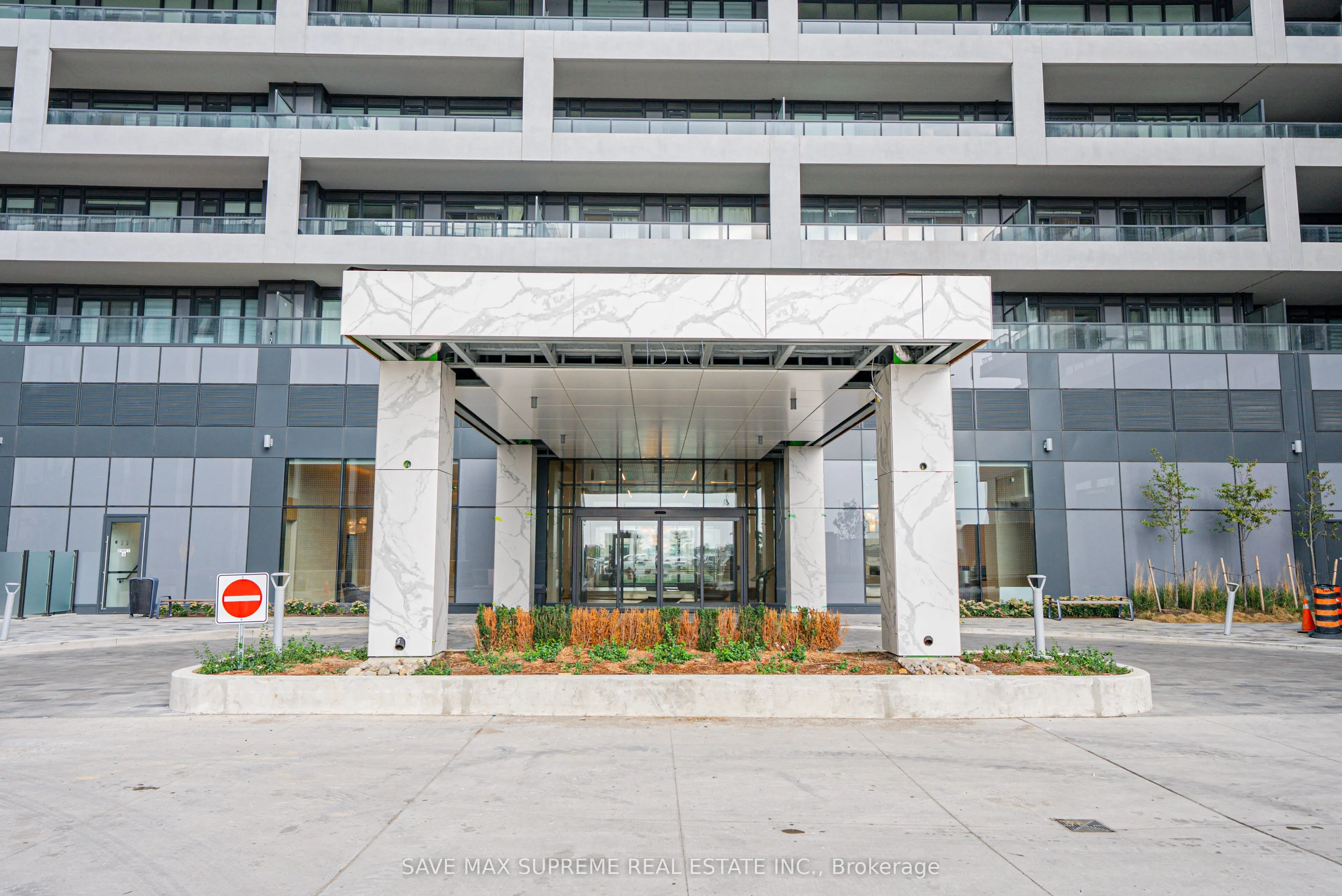 8960 Jane Street, #1716