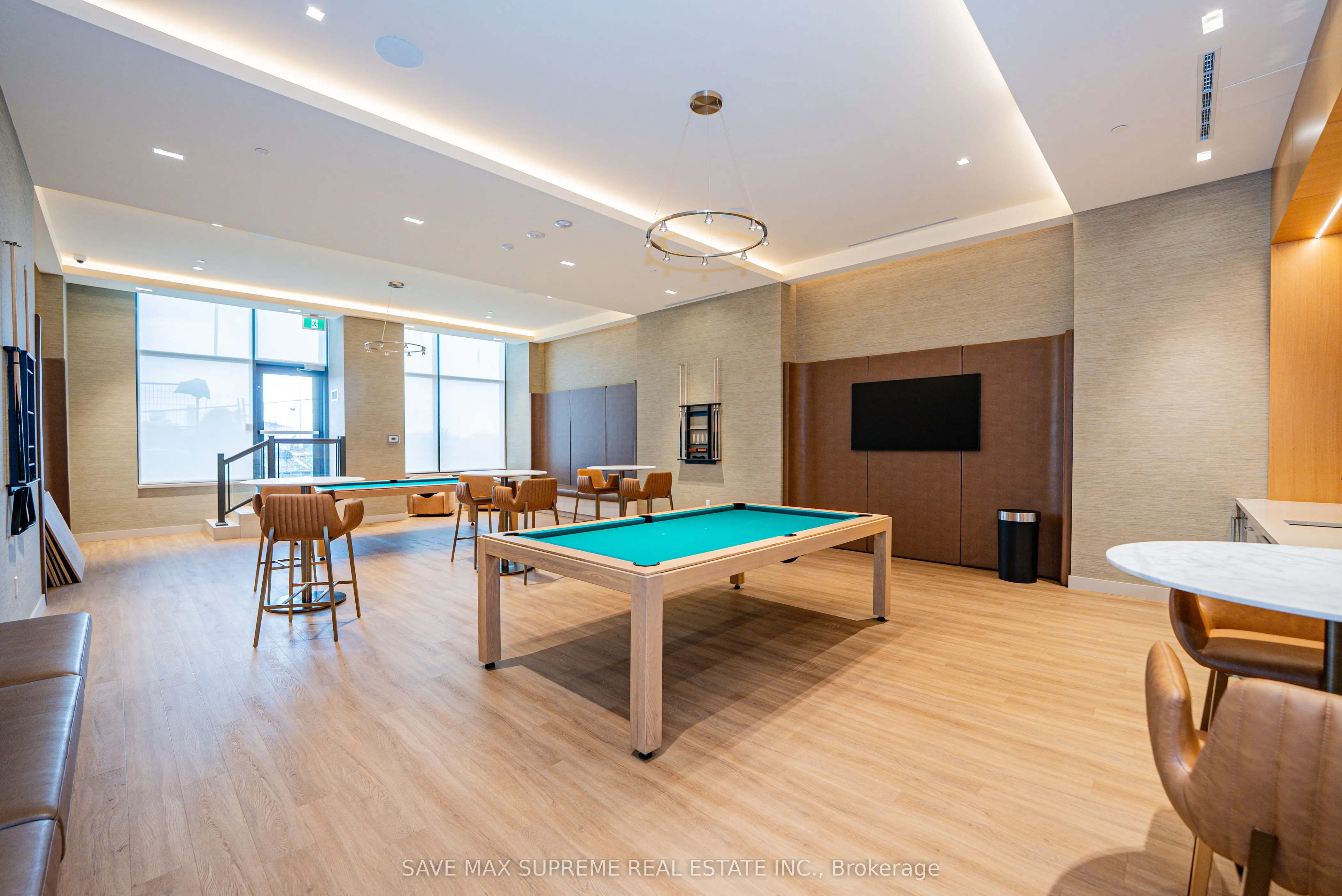 8960 Jane Street, #1716