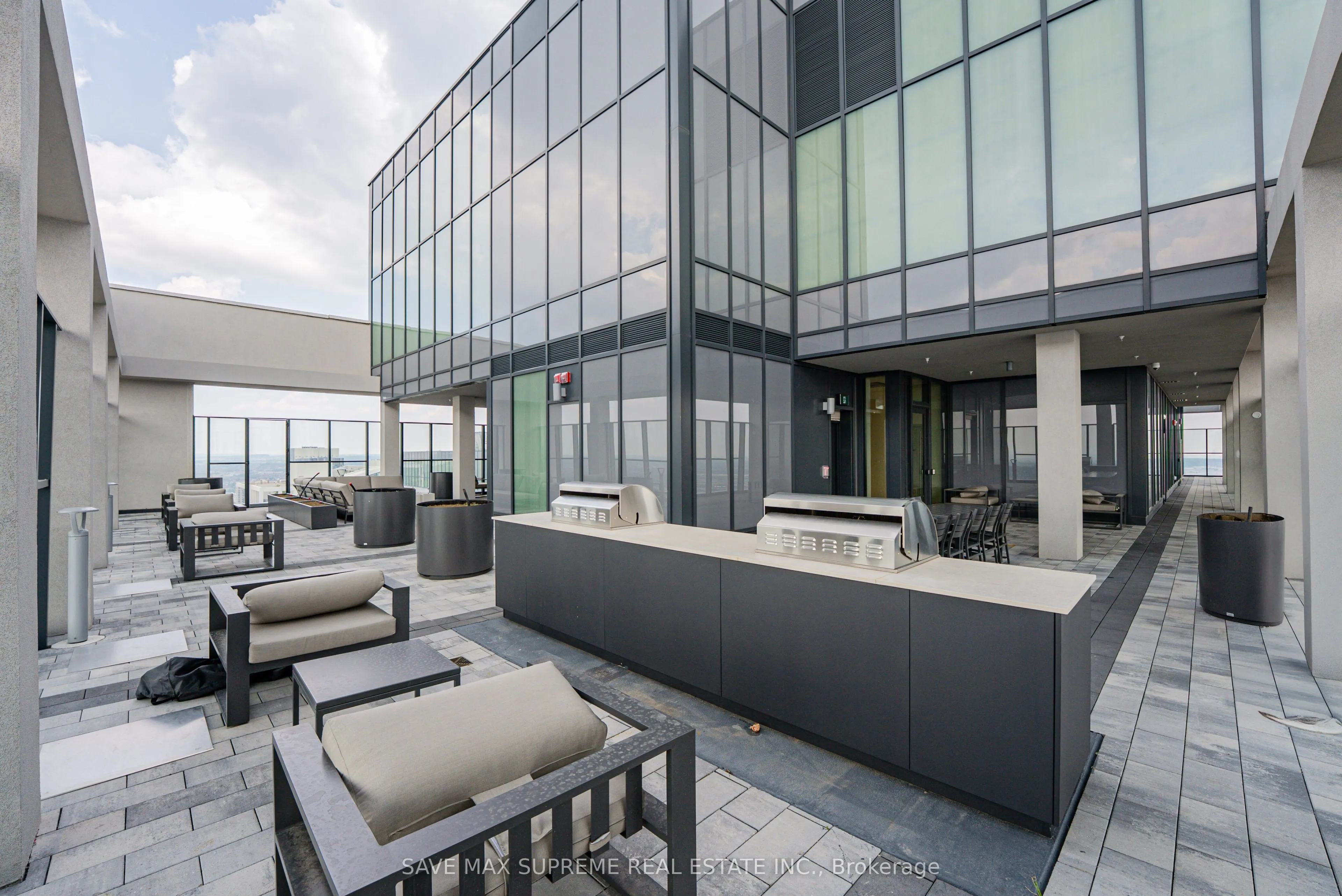 8960 Jane Street, #1716