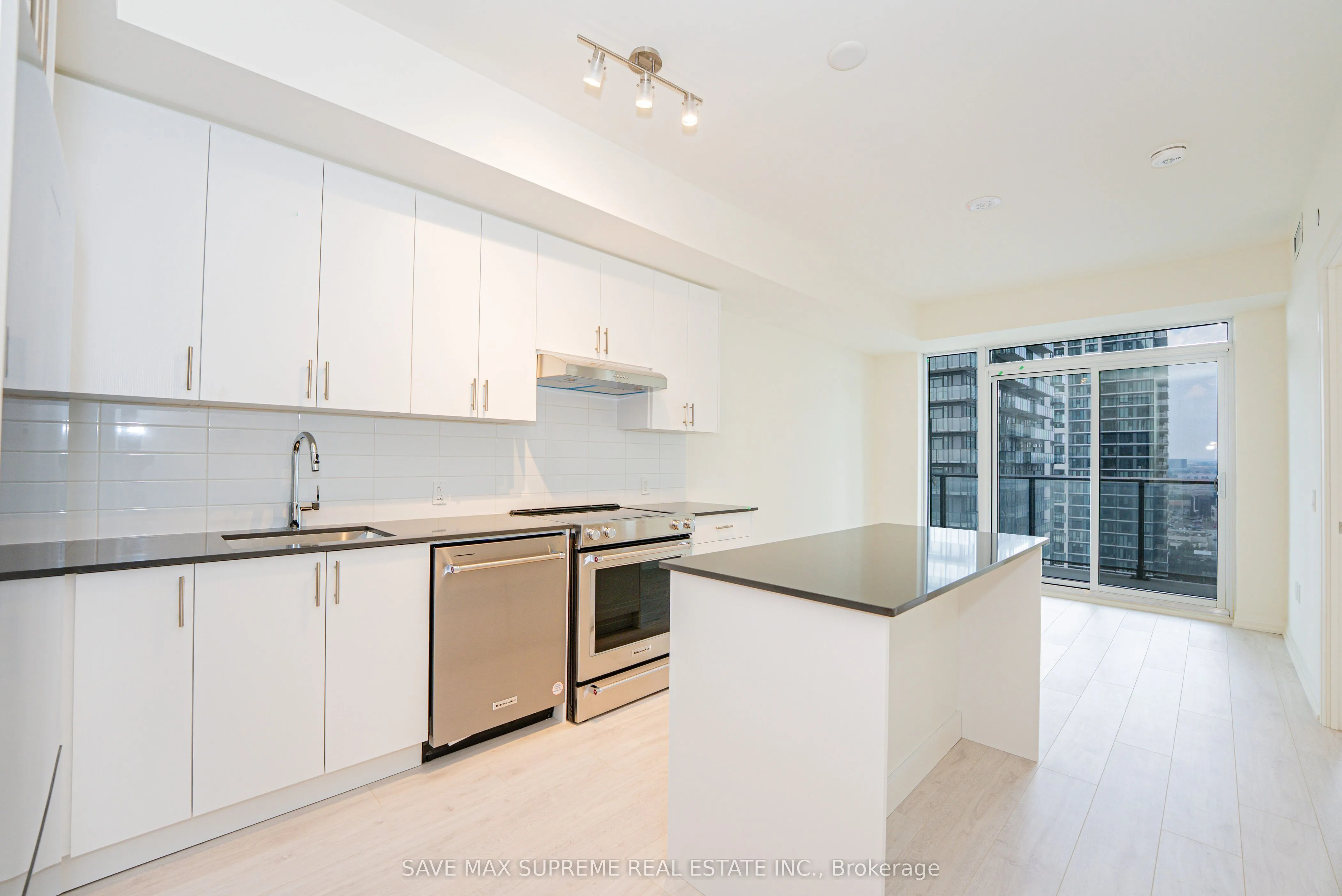8960 Jane Street, #1716