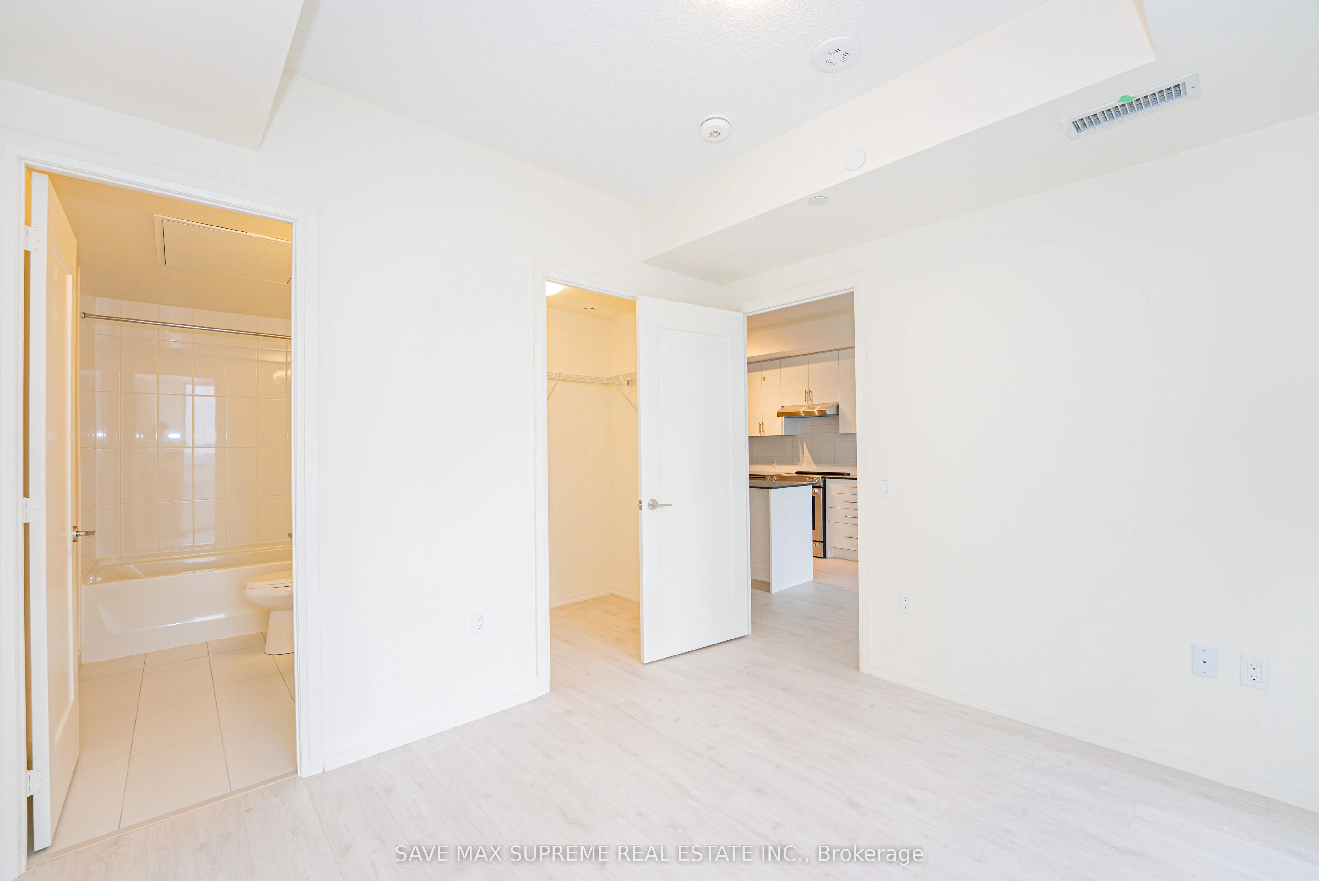 8960 Jane Street, #1716