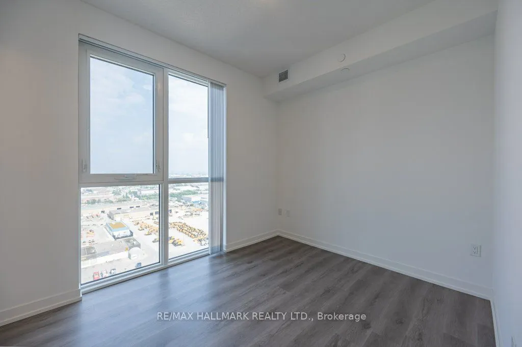28 Interchange Way, #2710