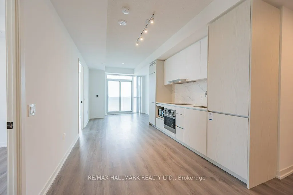 28 Interchange Way, #2710