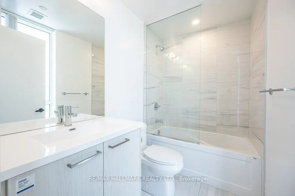 28 Interchange Way, #2710
