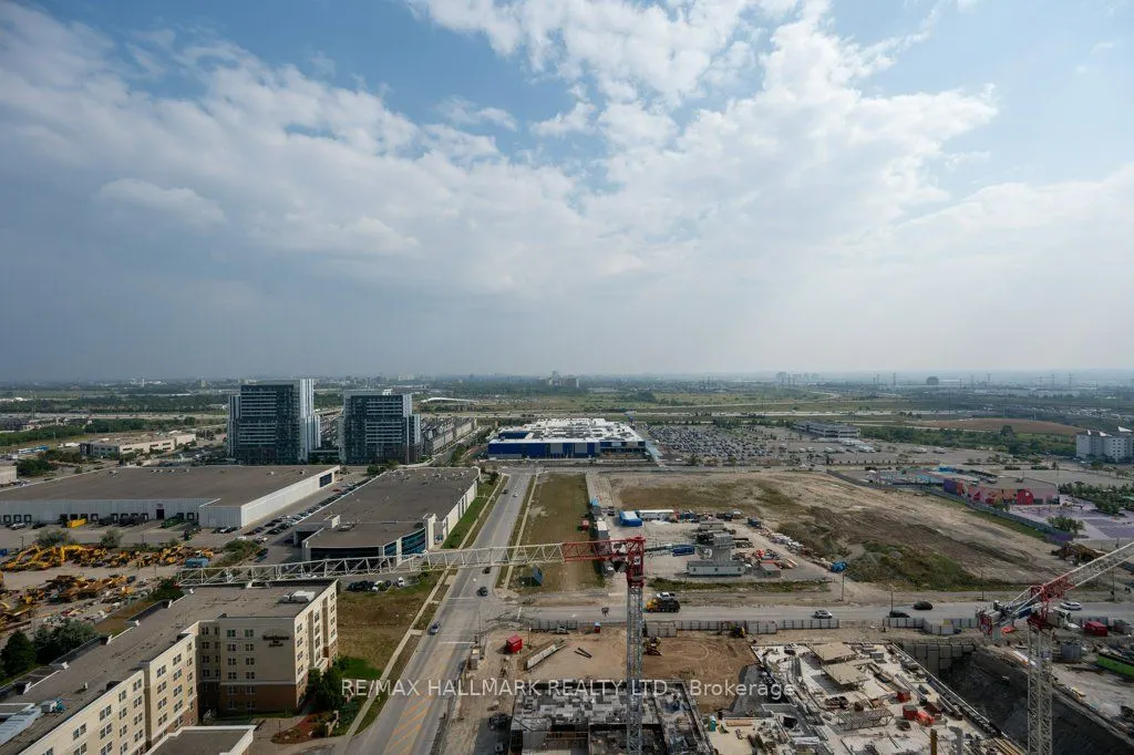 28 Interchange Way, #2710