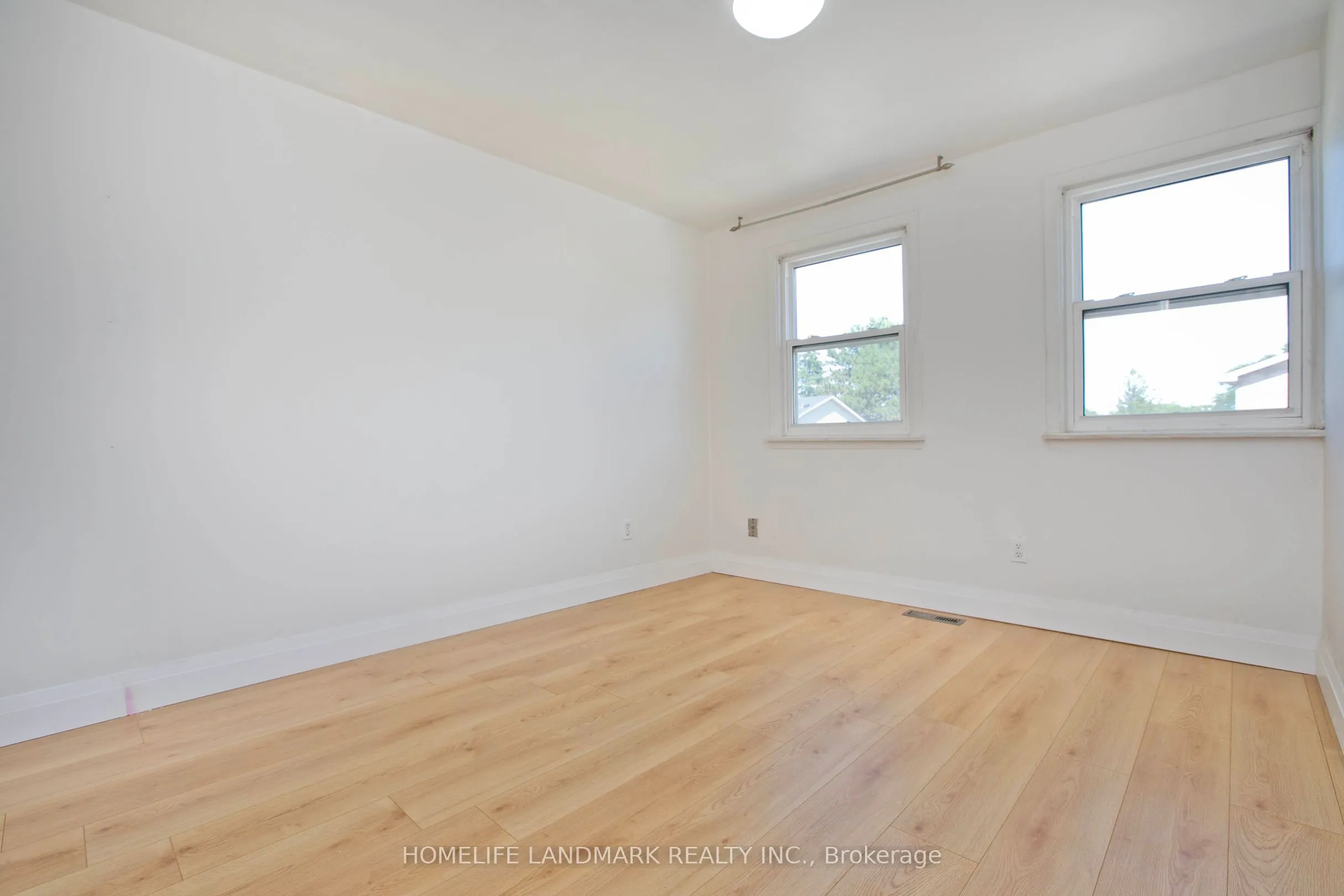 1806 John Street, #77