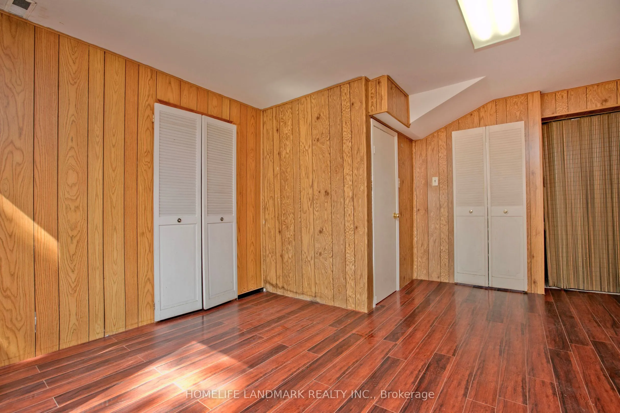 1806 John Street, #77