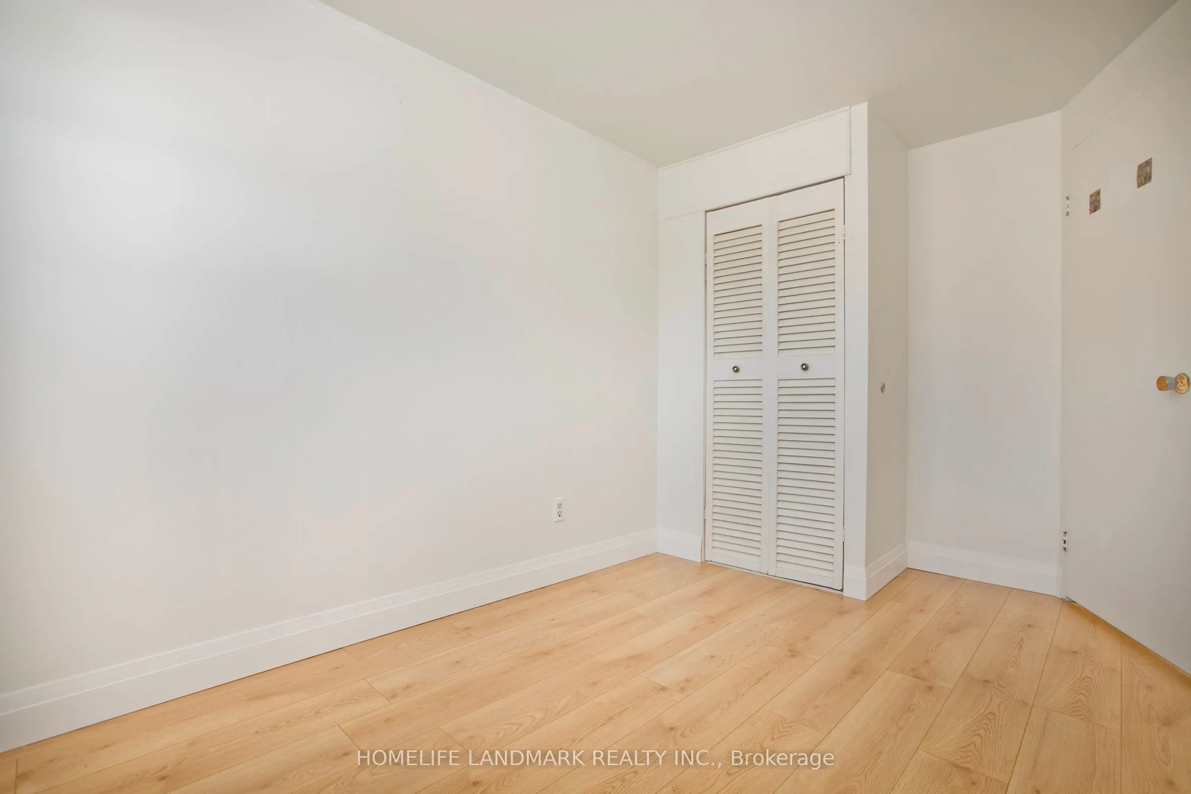 1806 John Street, #77