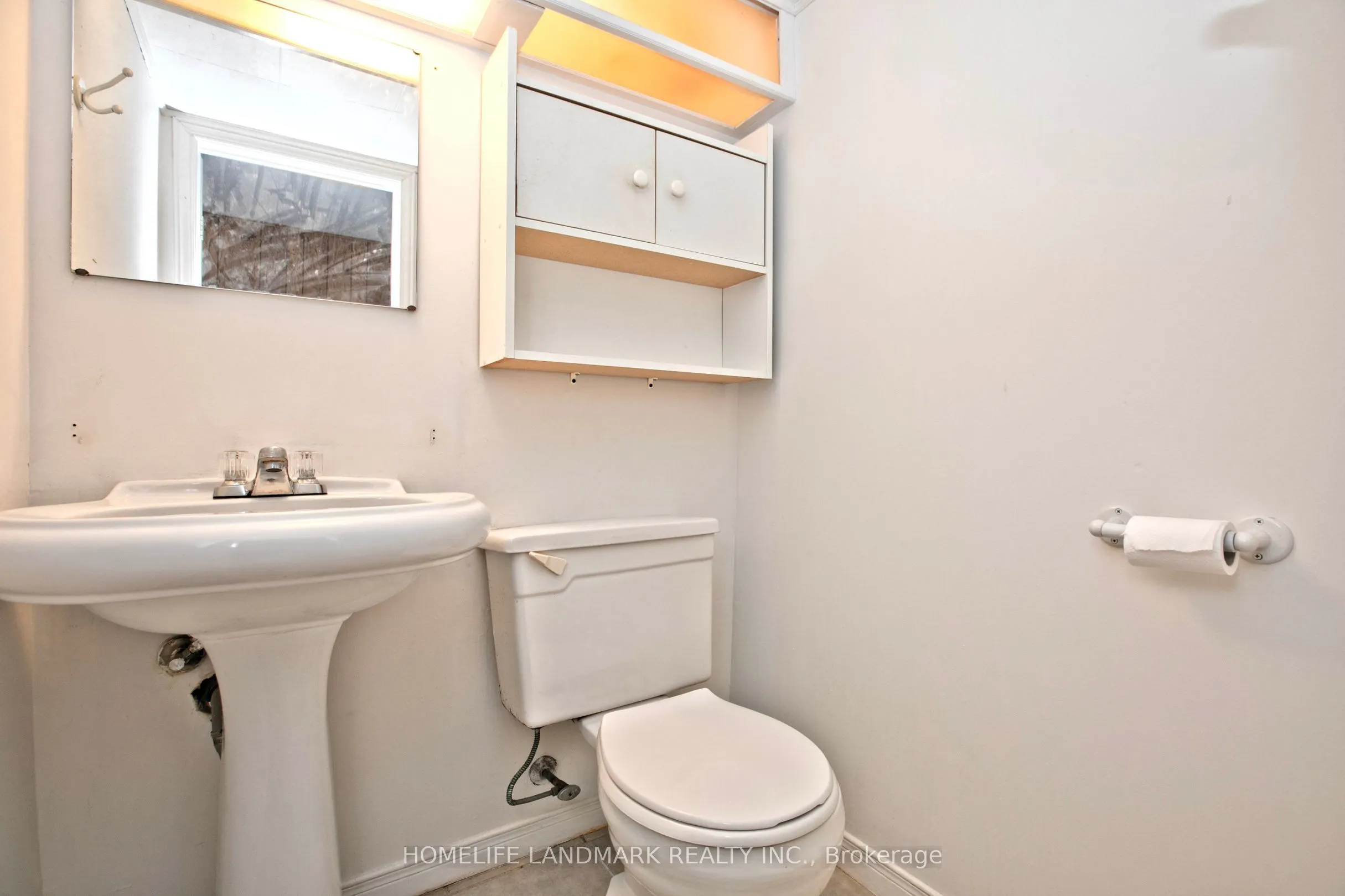 1806 John Street, #77
