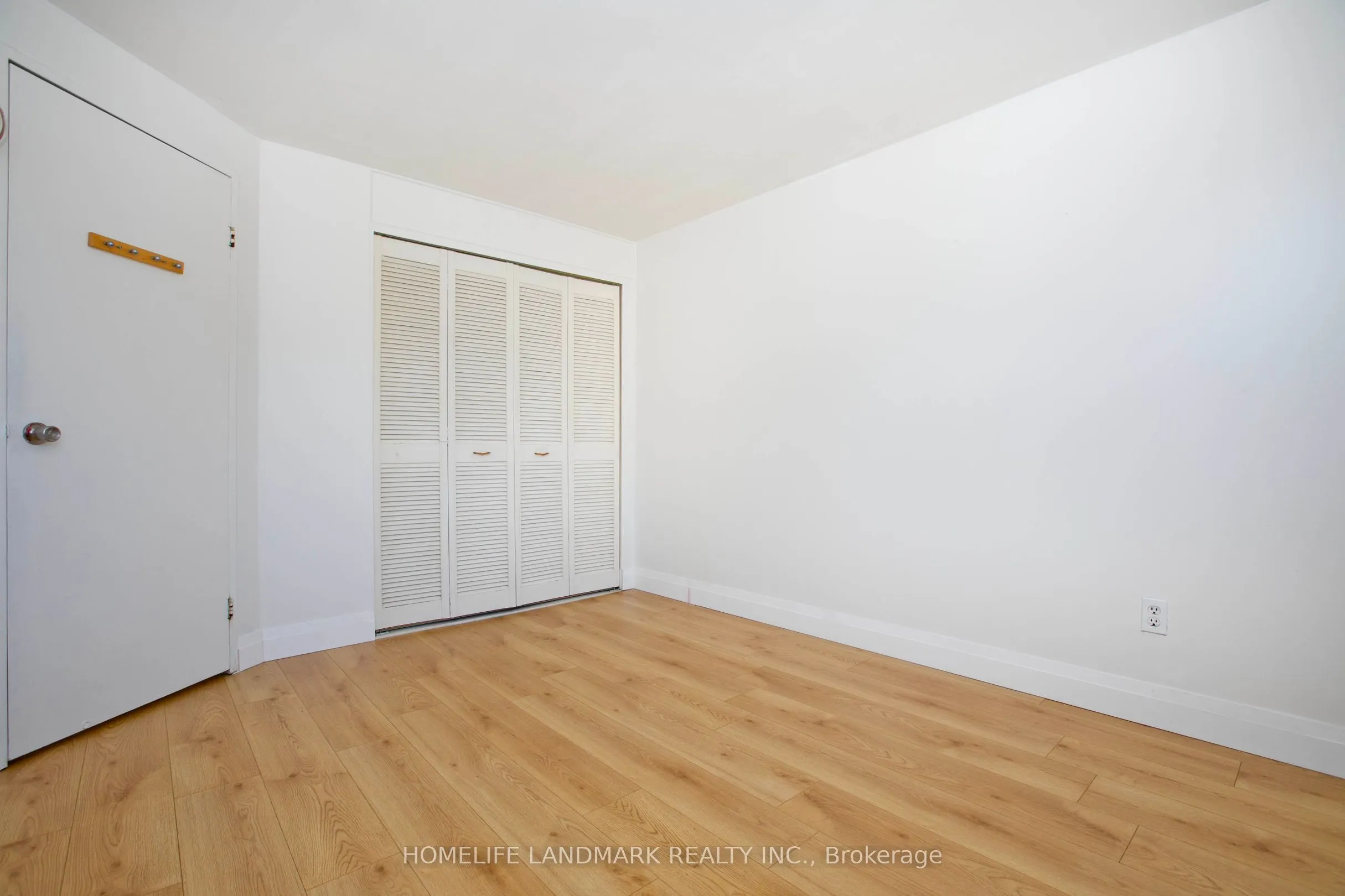 1806 John Street, #77