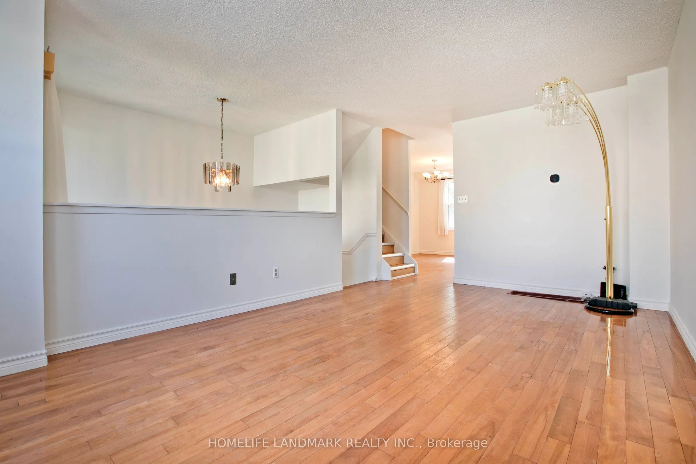 1806 John Street, #77