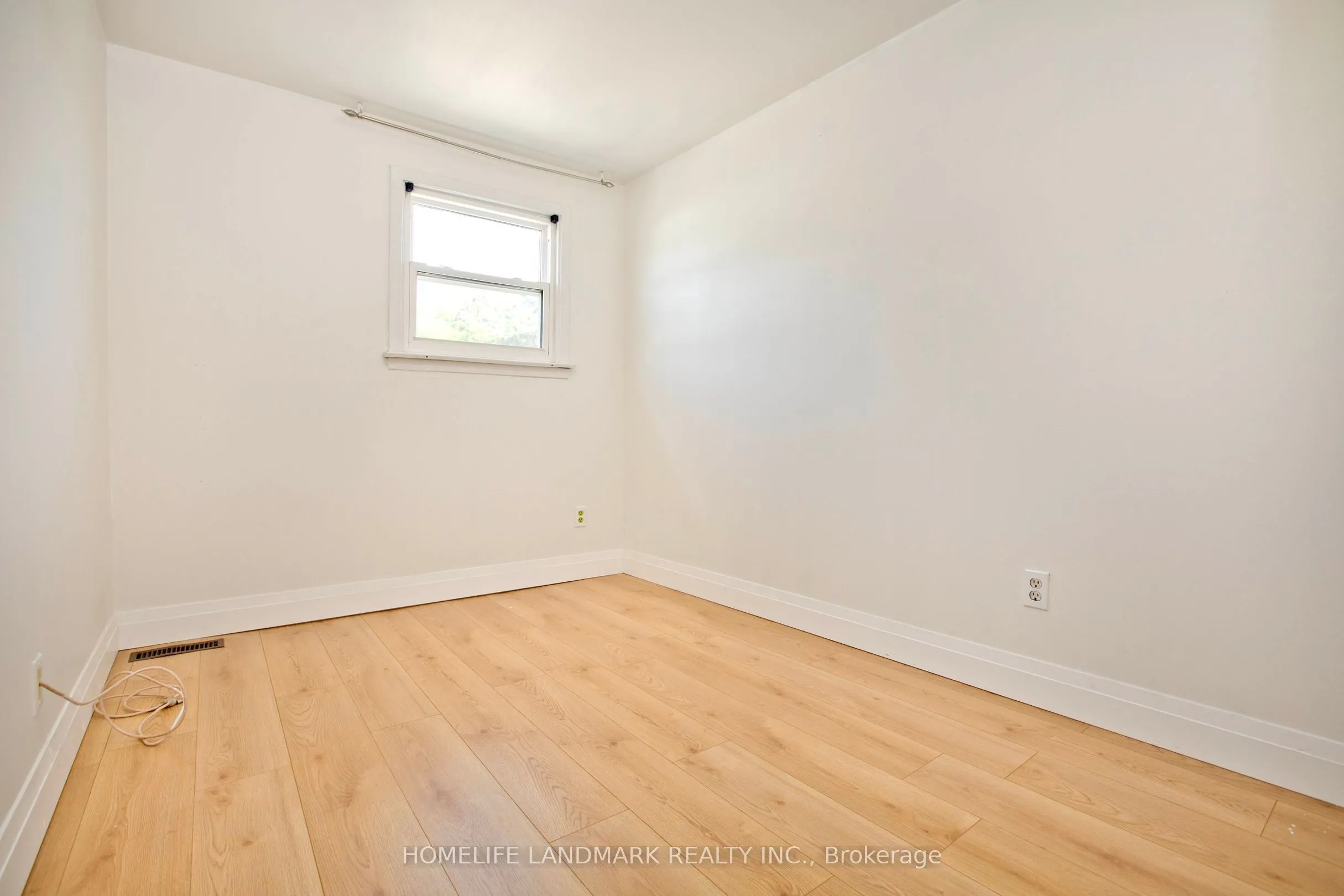 1806 John Street, #77