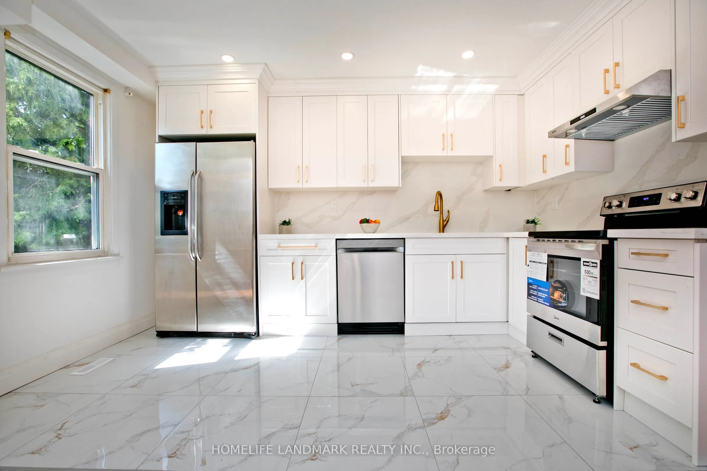 1806 John Street, #77
