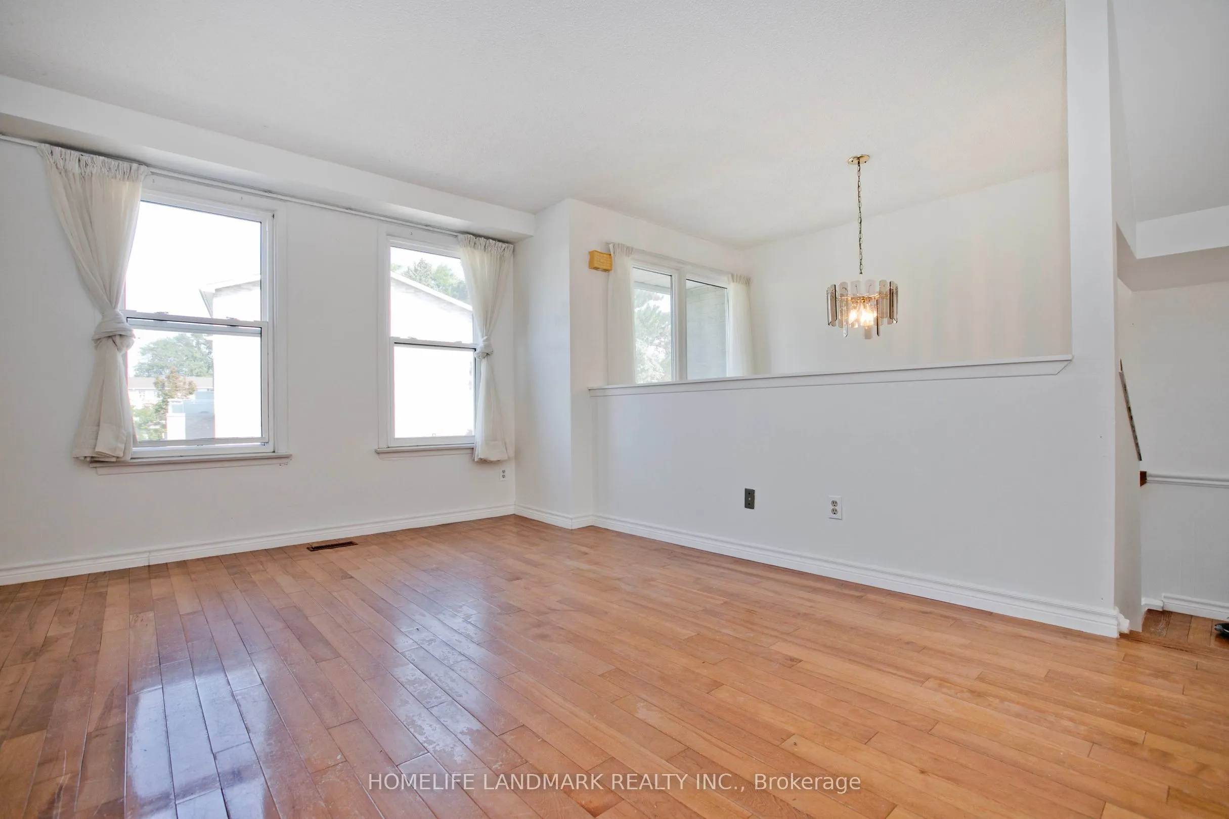 1806 John Street, #77