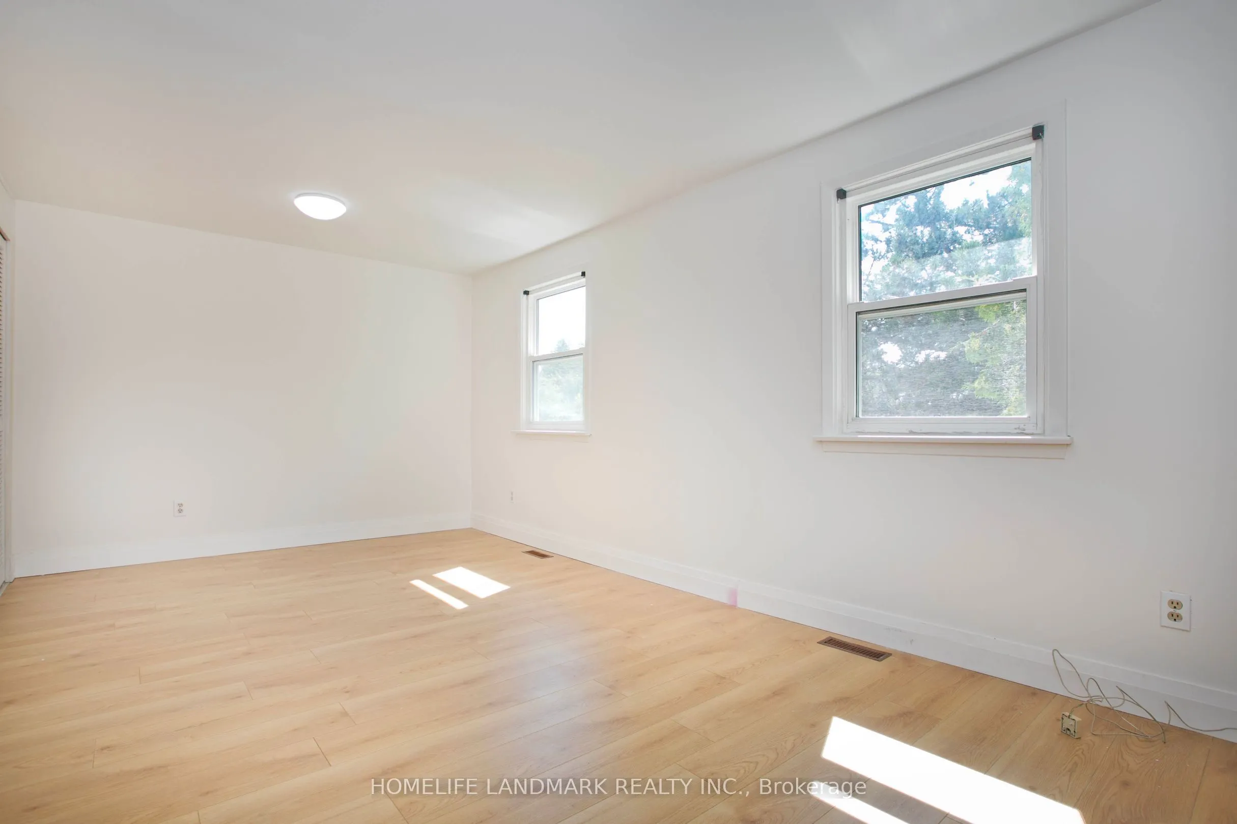 1806 John Street, #77
