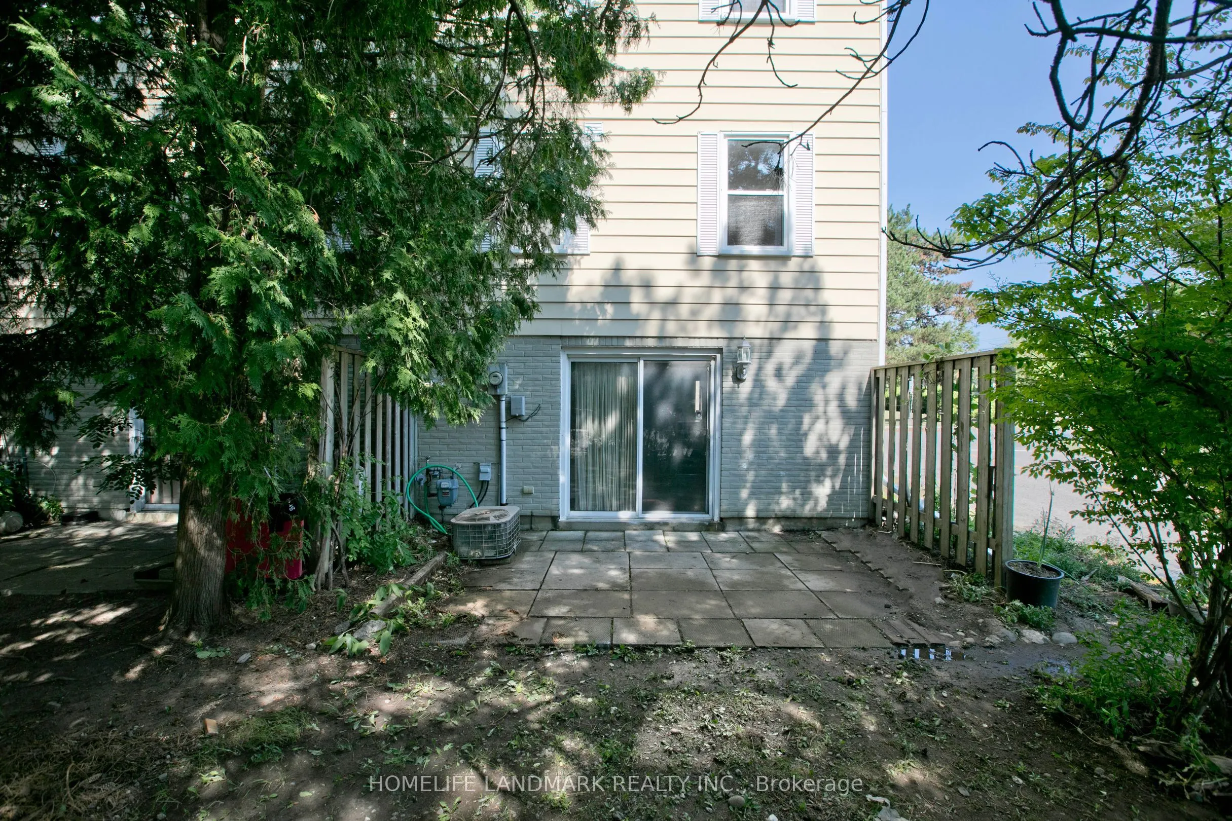 1806 John Street, #77