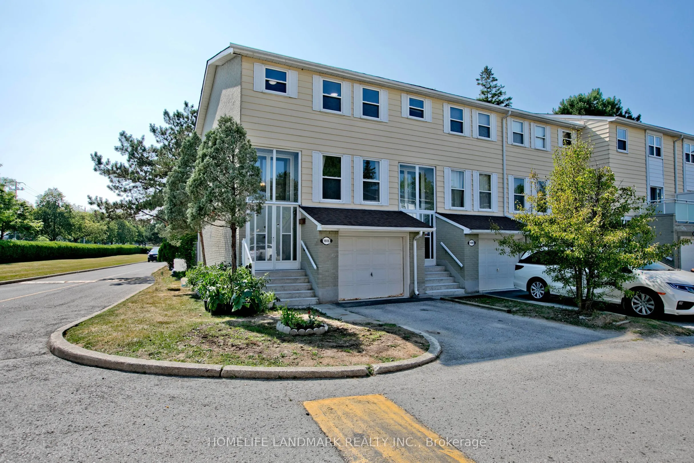 1806 John Street, #77