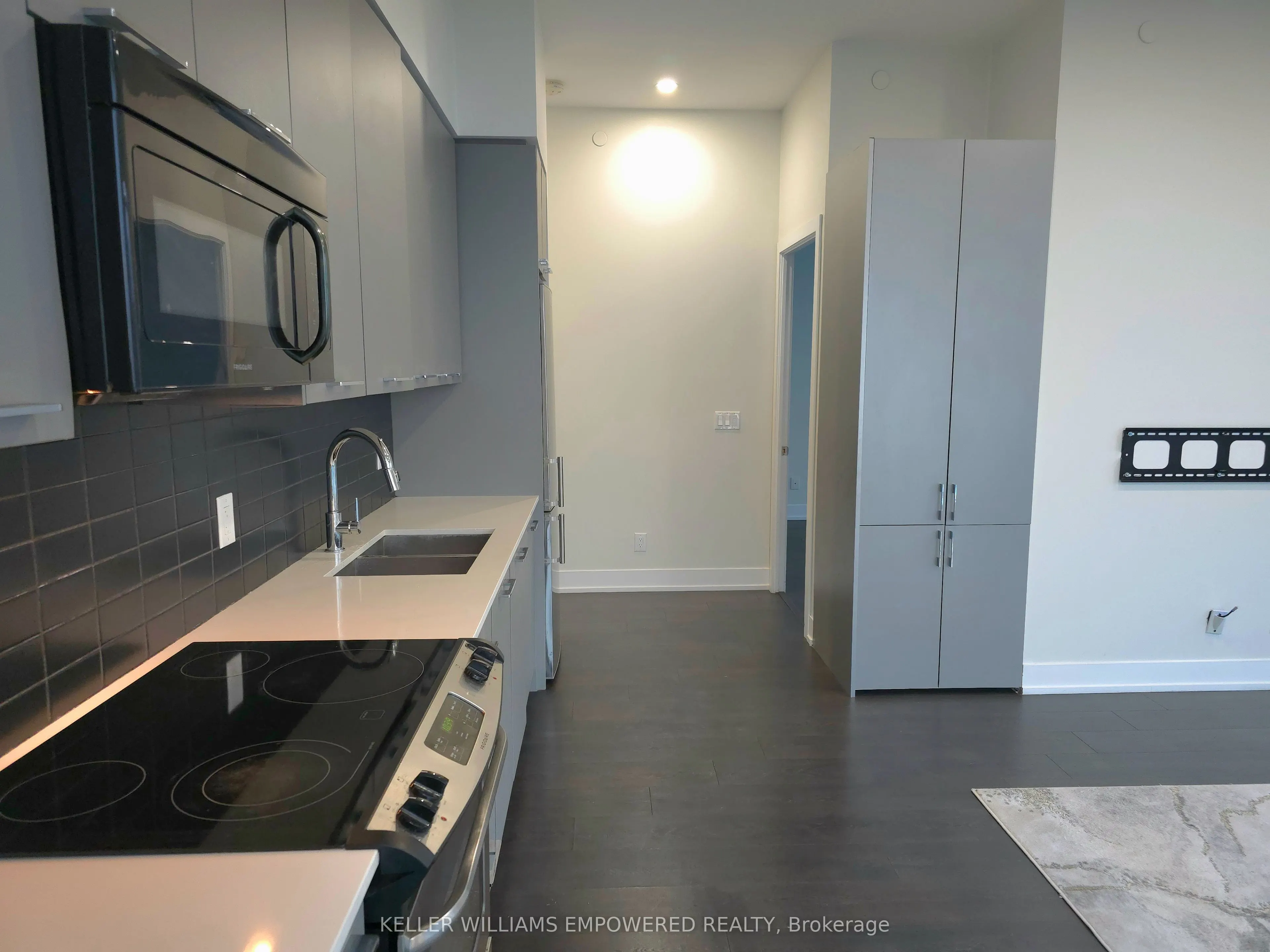 9471 Yonge Street, #Ph10