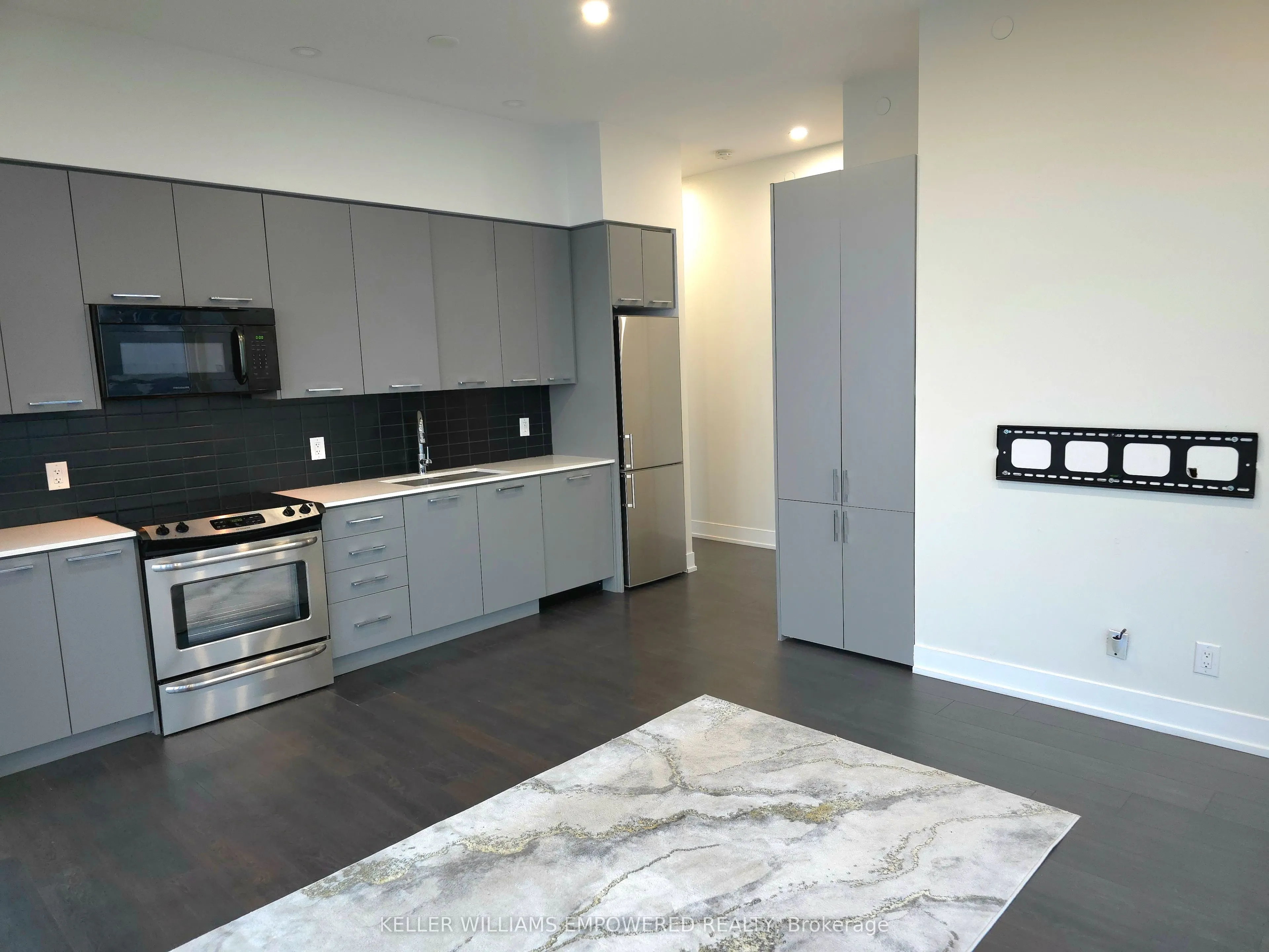 9471 Yonge Street, #Ph10