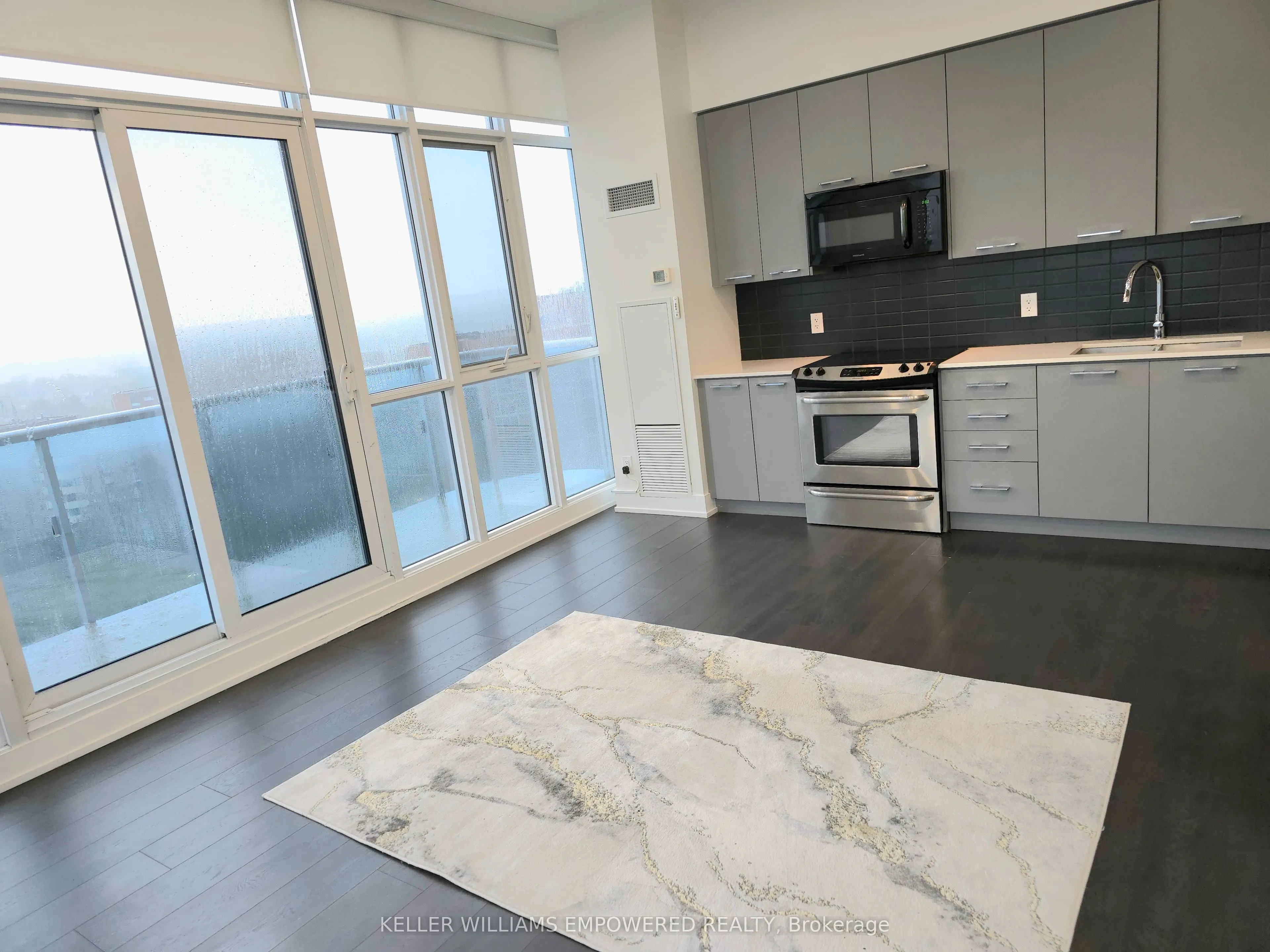 9471 Yonge Street, #Ph10