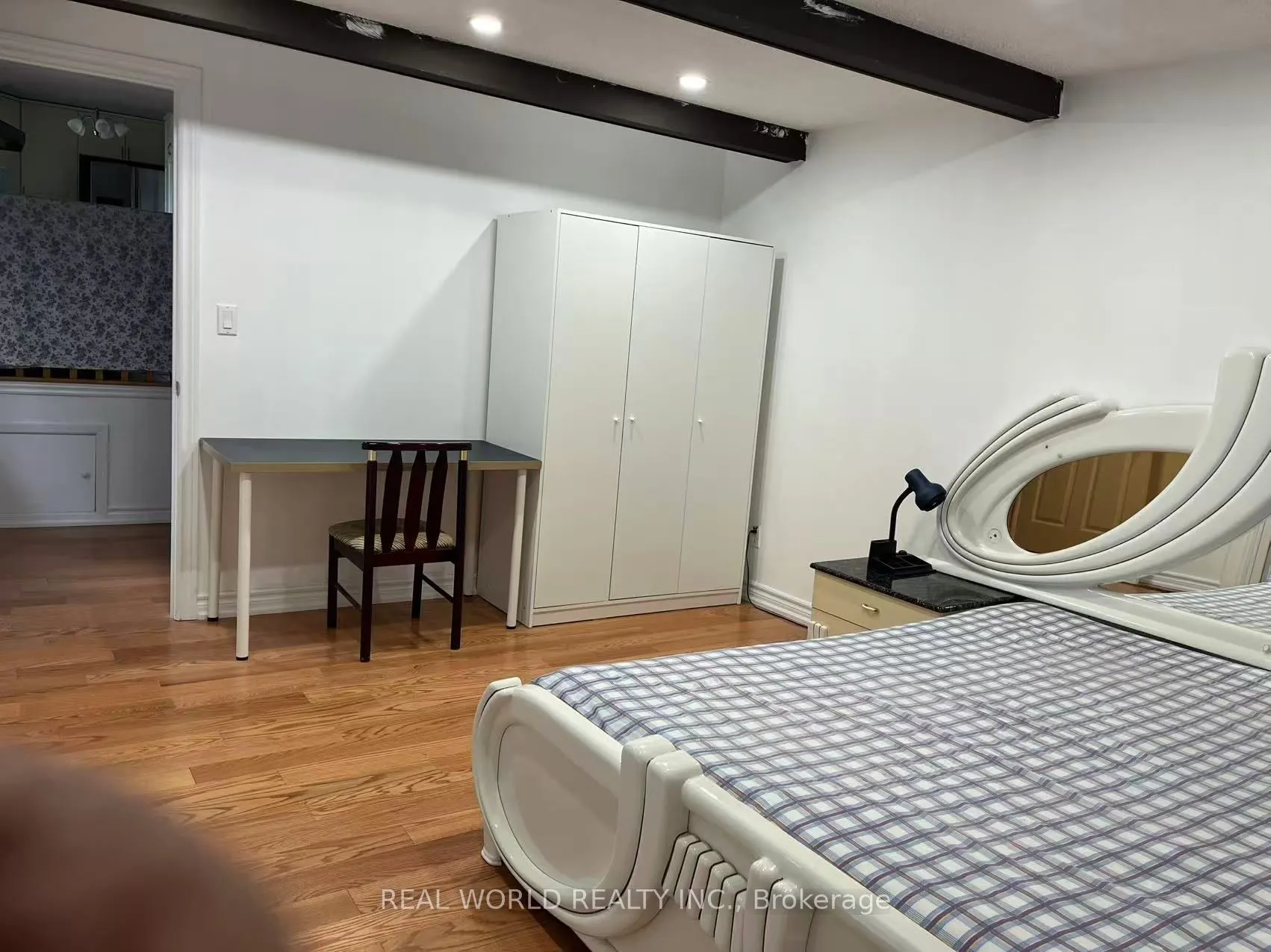 180 Royal Orchard Boulevard, #a room on the ground