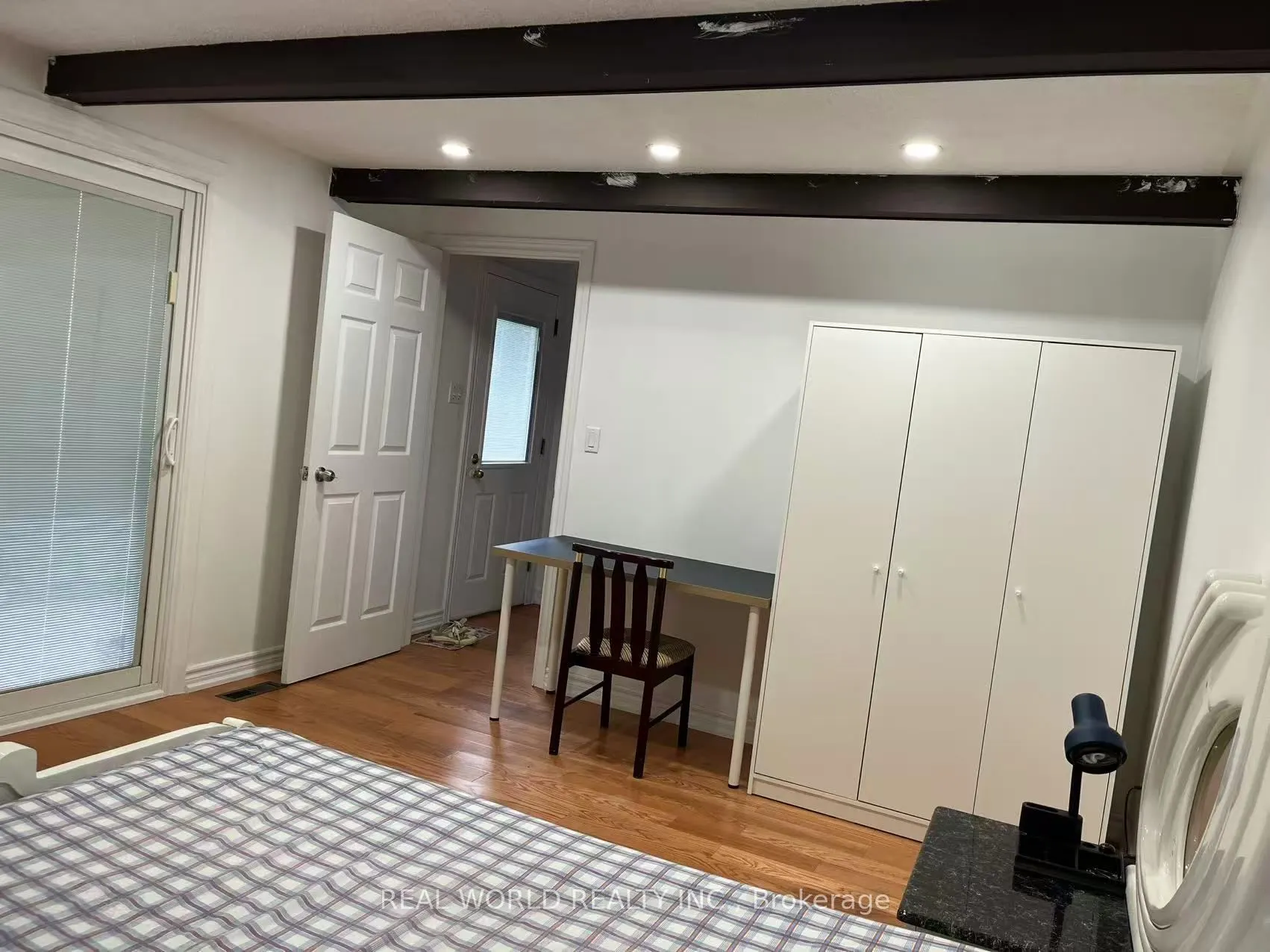 180 Royal Orchard Boulevard, #a room on the ground