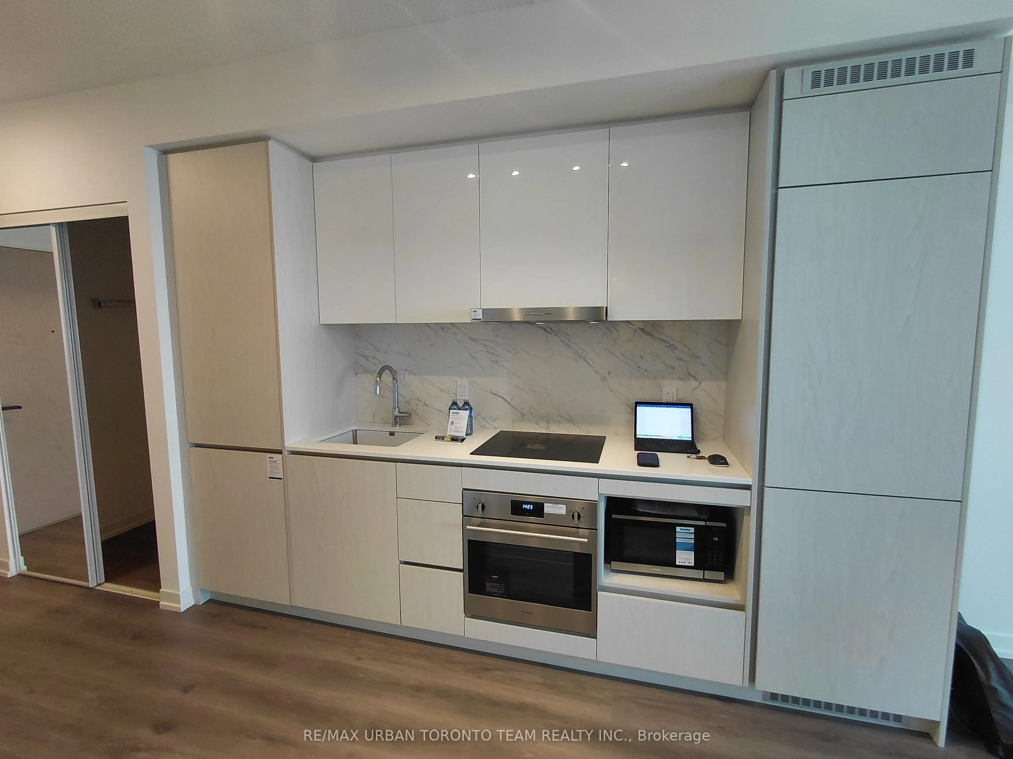 28 Interchange Way, #3007