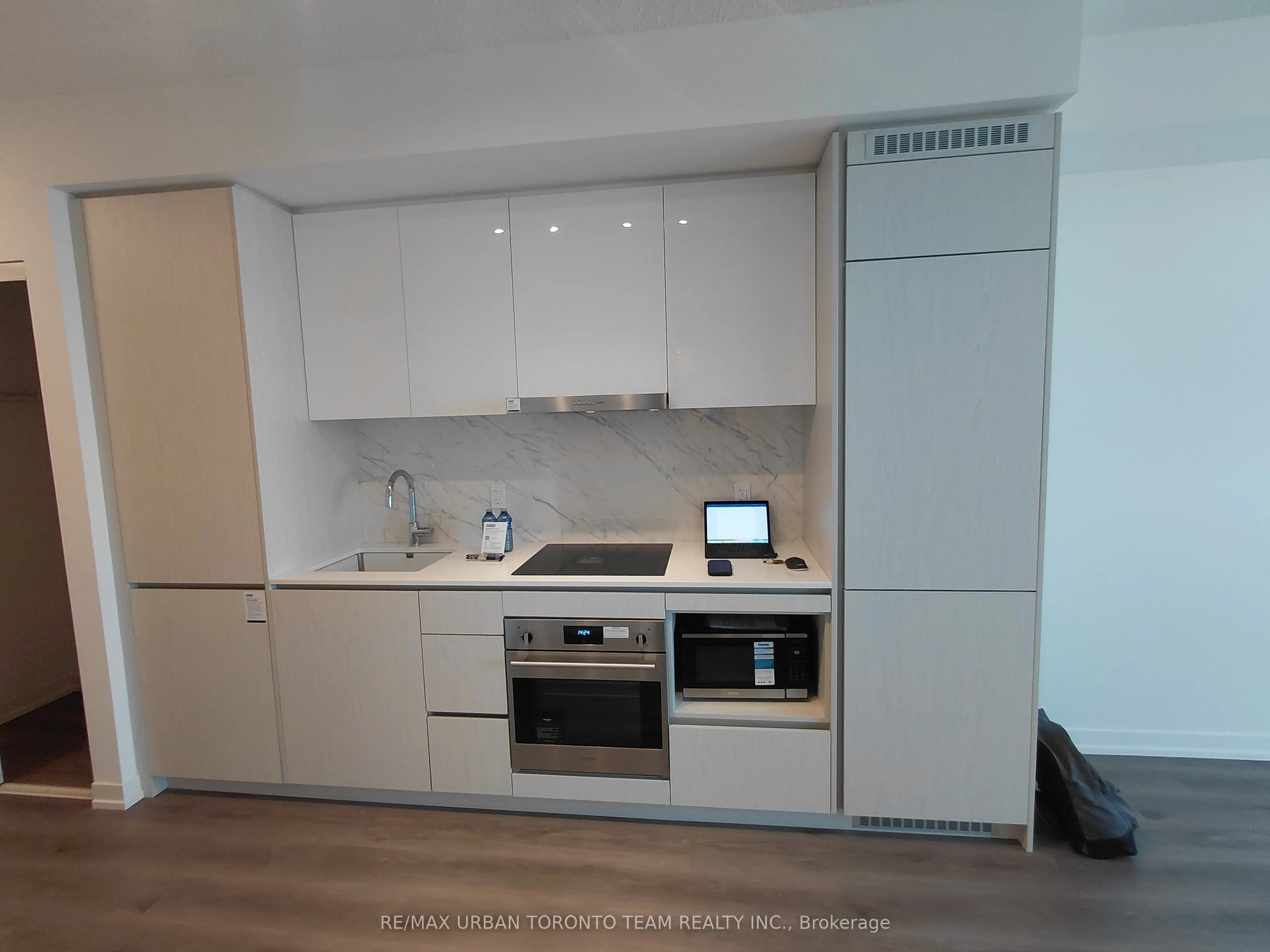 28 Interchange Way, #3007