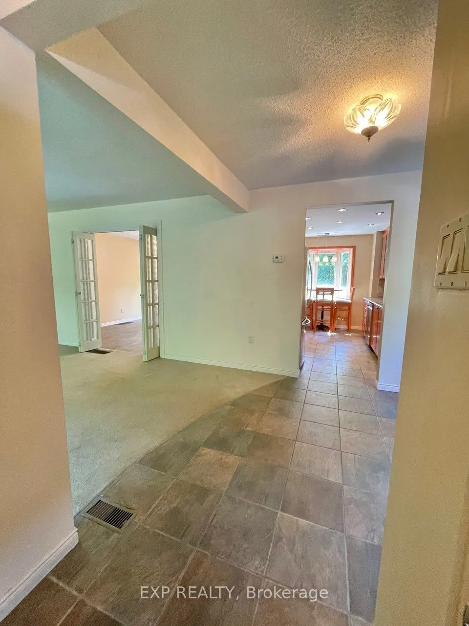 228 Main Street N