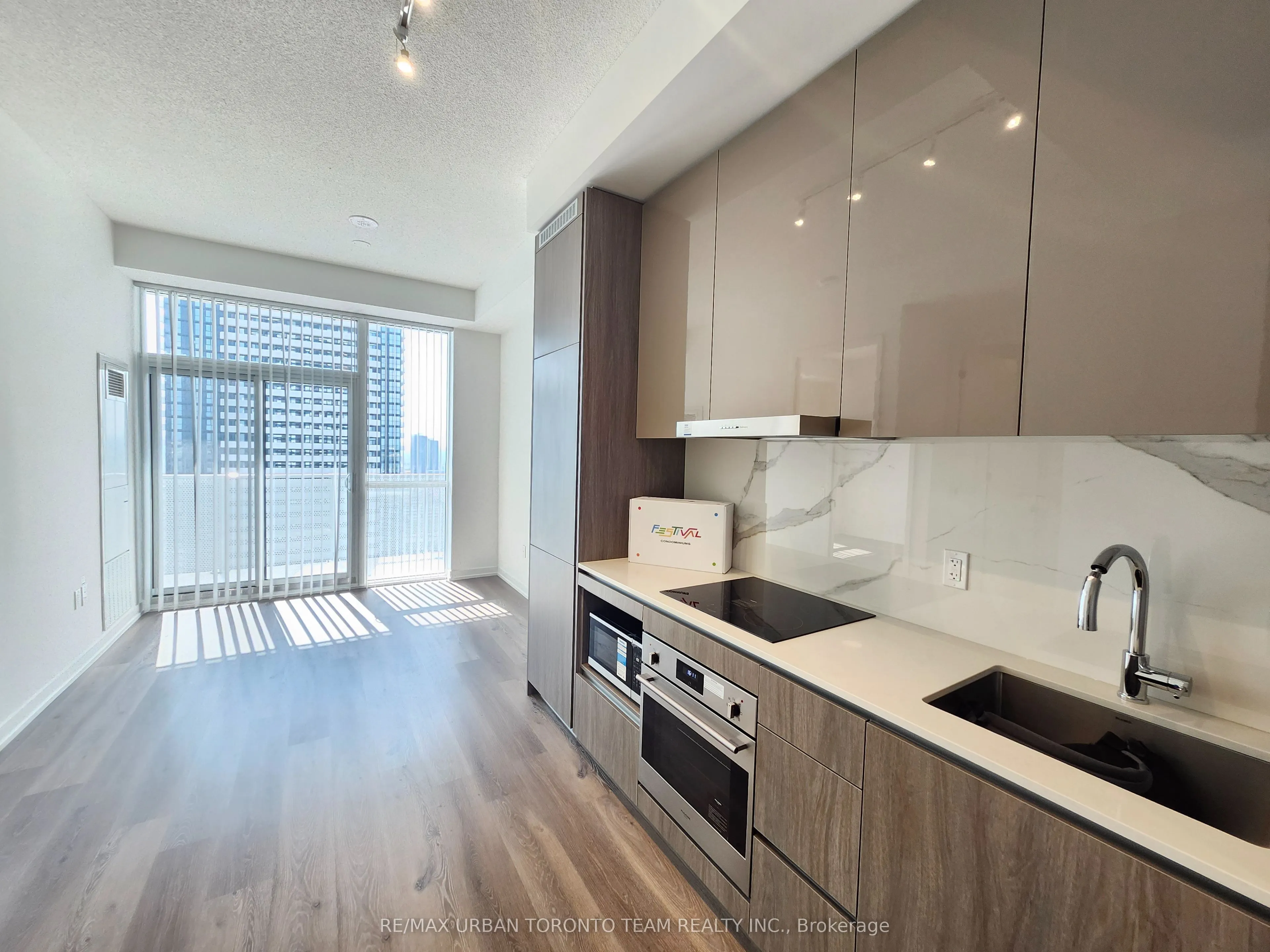28 Interchange Way, #3101