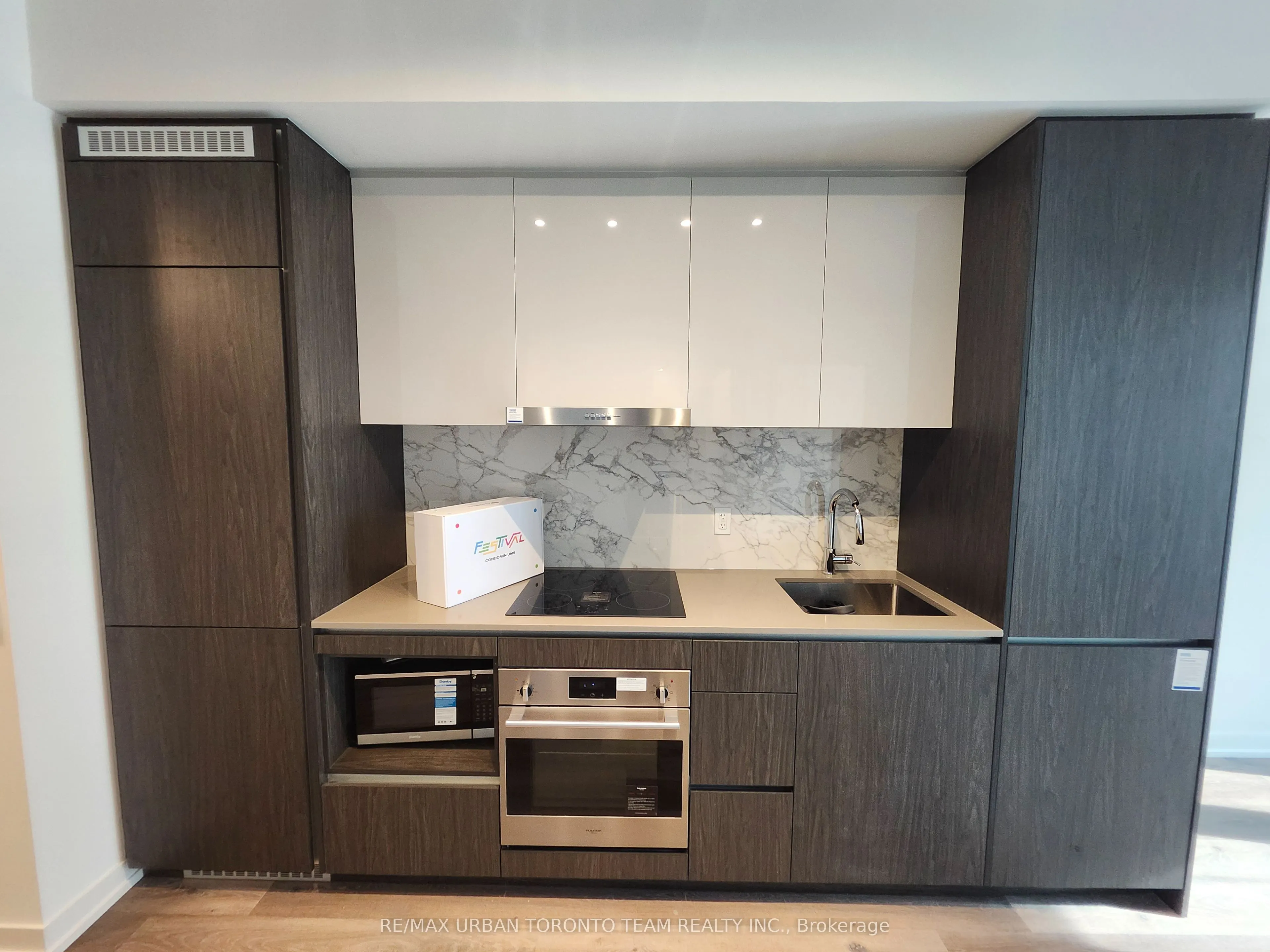 28 Interchange Way, #3302