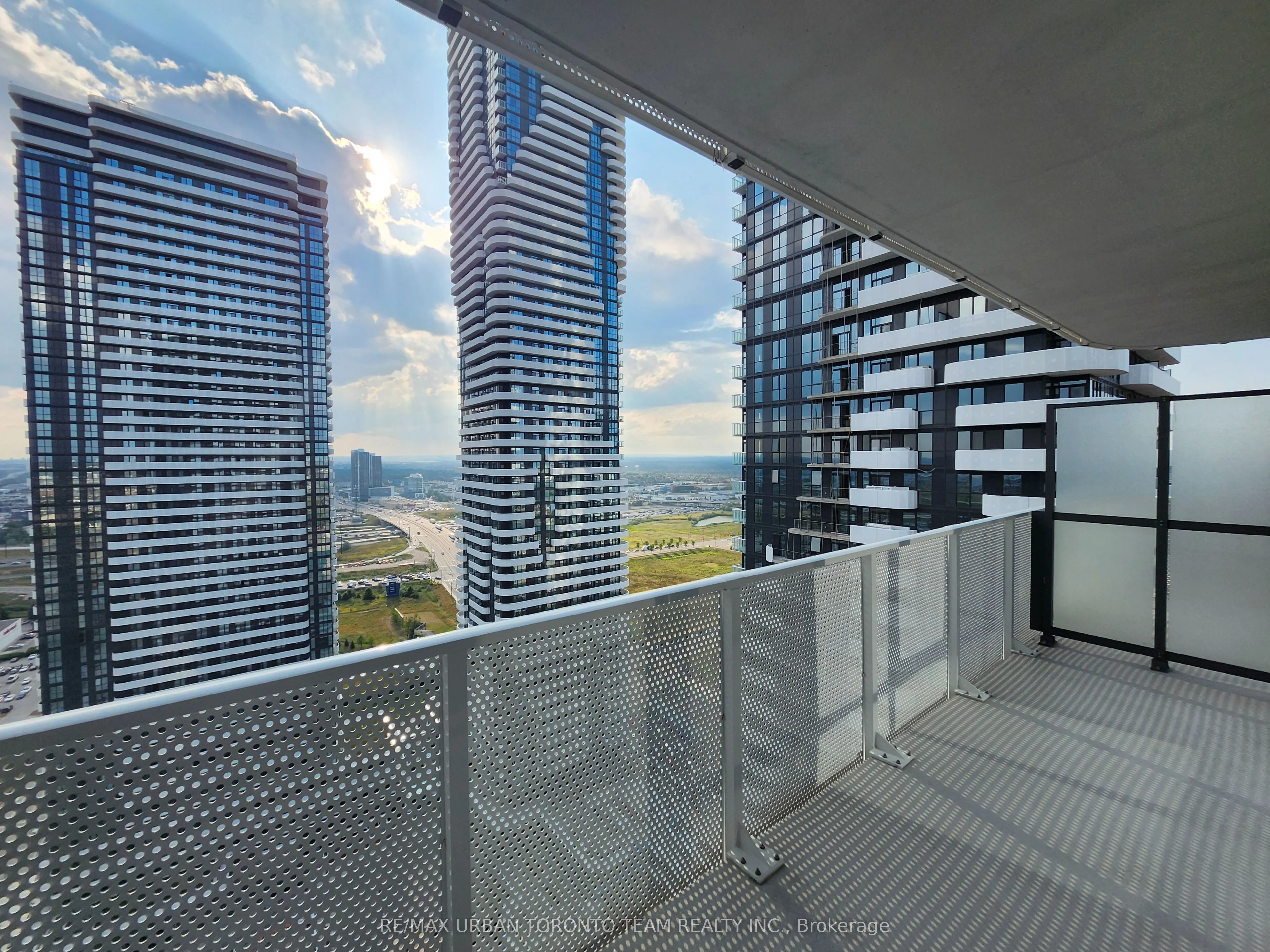 28 Interchange Way, #3302