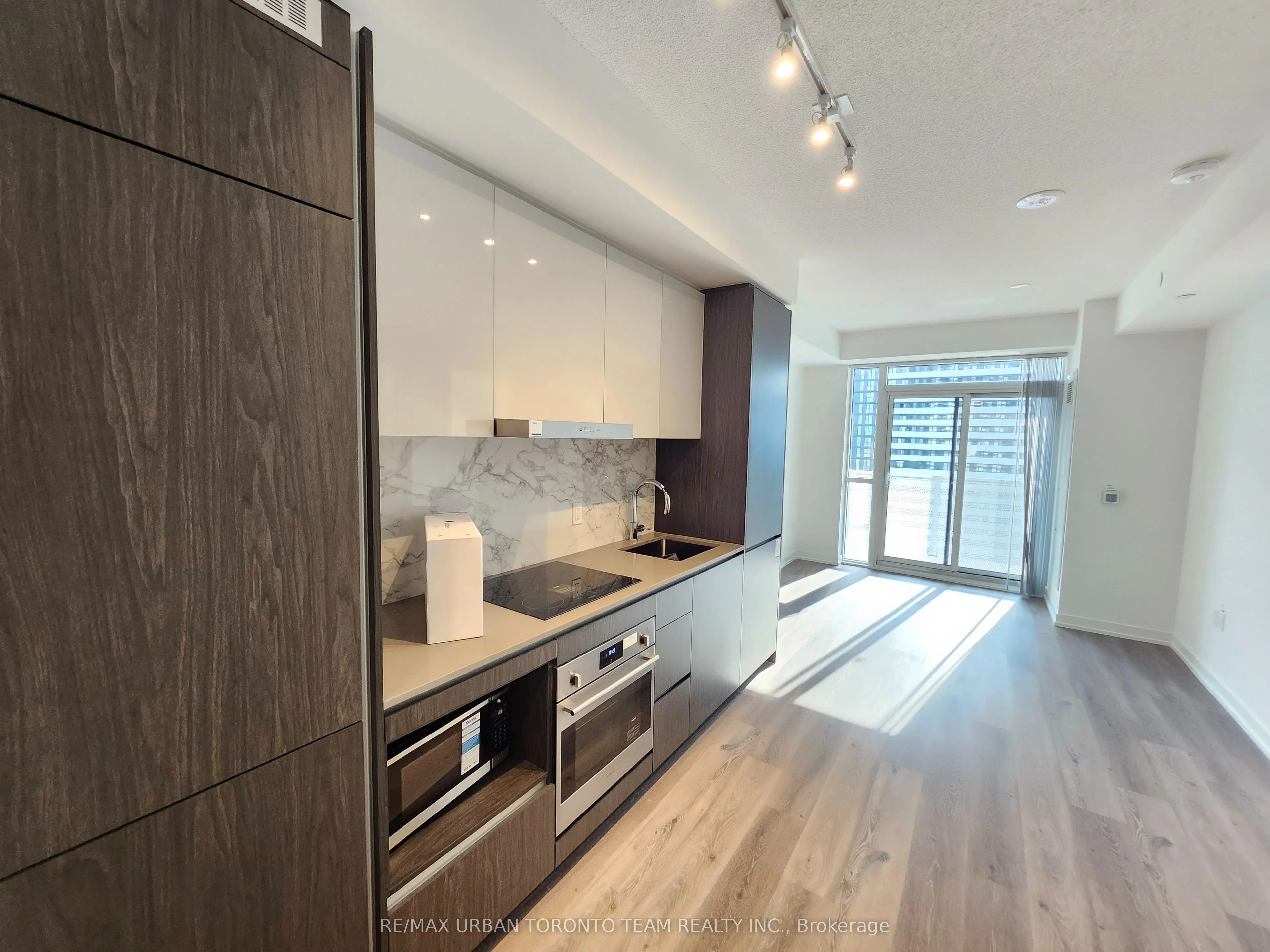 28 Interchange Way, #3302