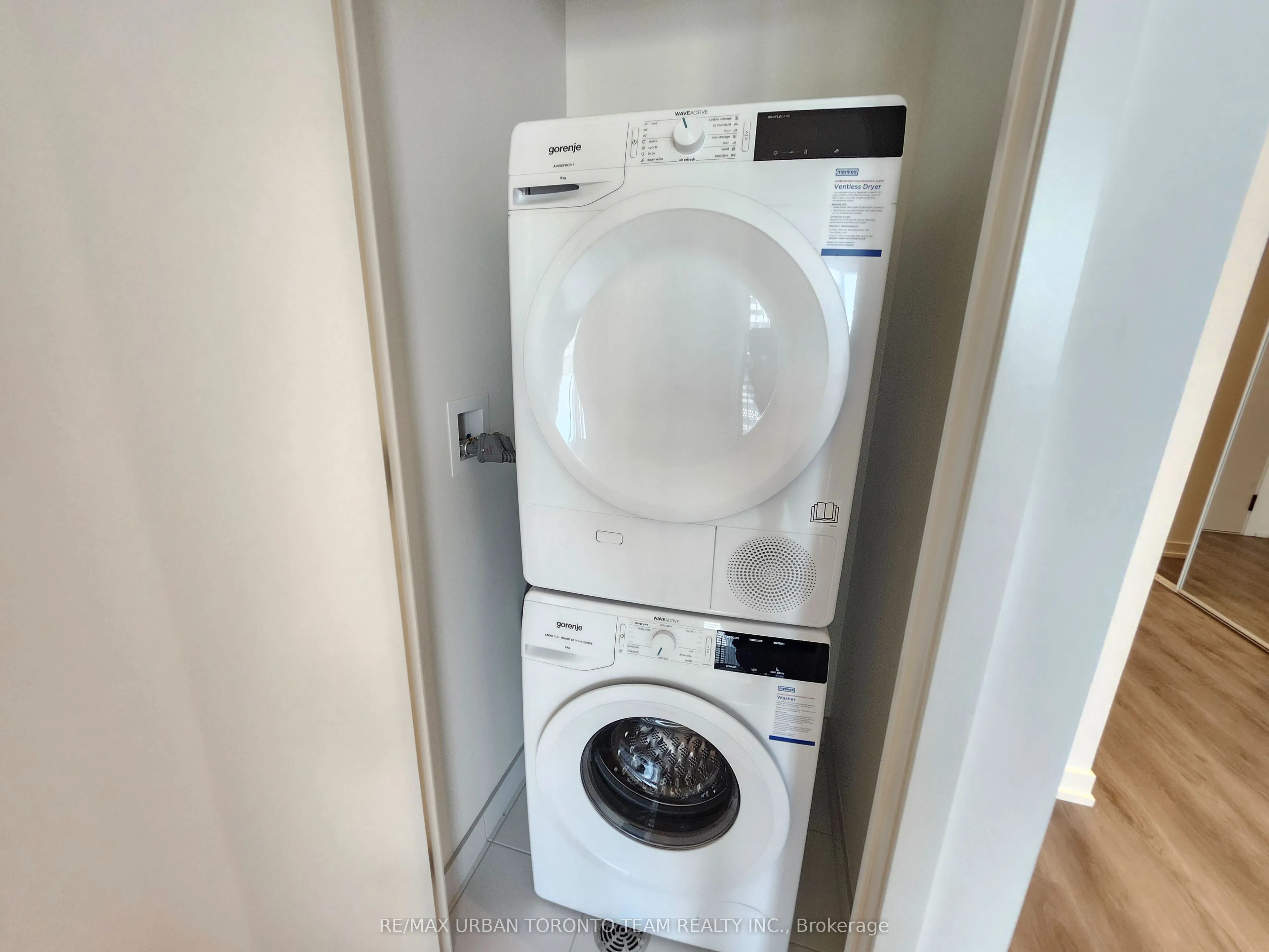 28 Interchange Way, #2016