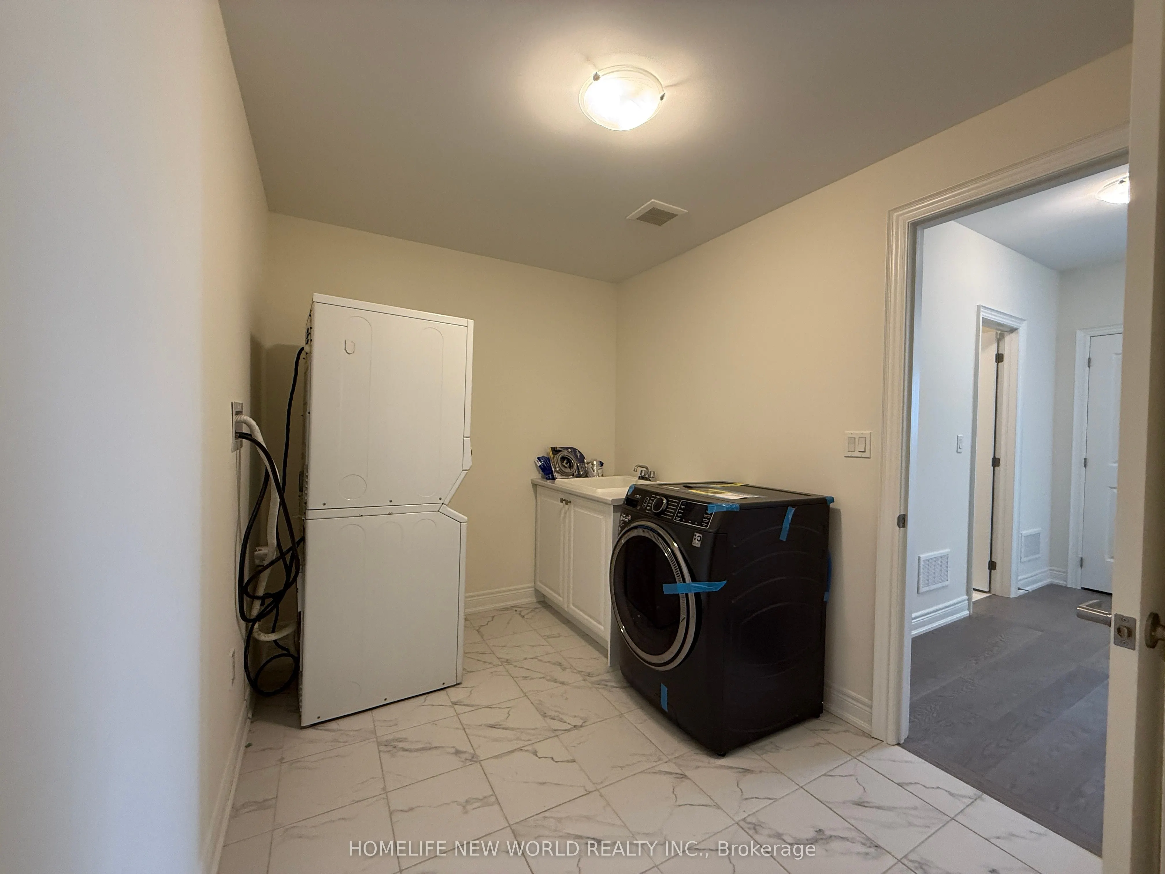 181 Berczy Grn Drive