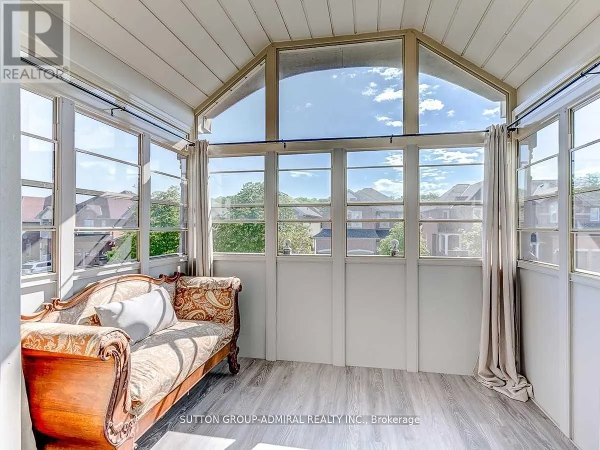 30 Lacona Crescent