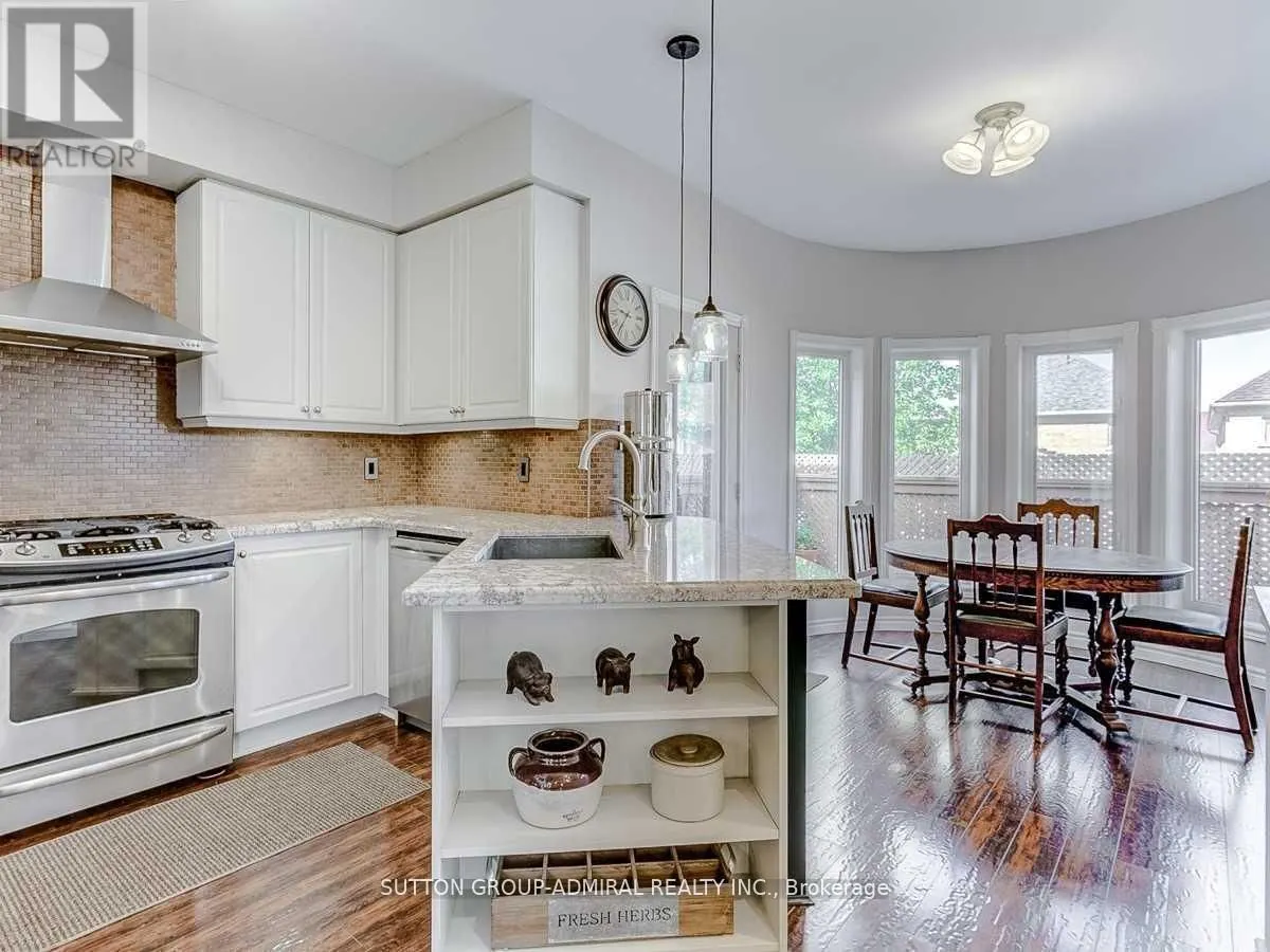 30 Lacona Crescent