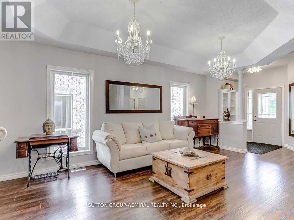30 Lacona Crescent