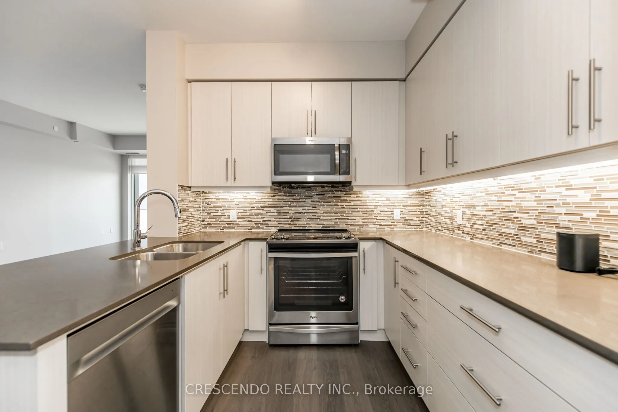 65 Oneida Crescent, #603